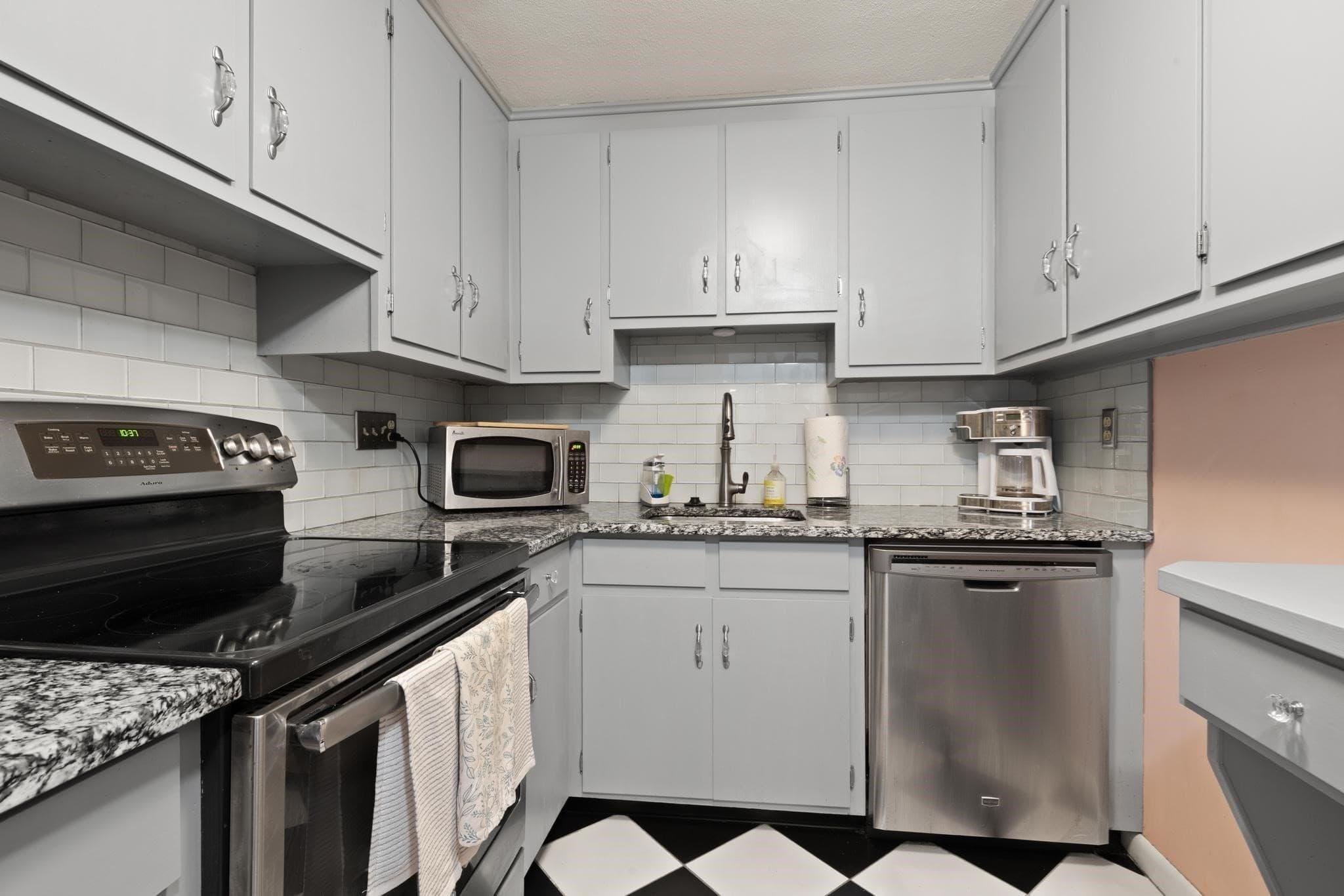 Condominium at 200 Park Terrace Drive # 255, Stoneham MA 02180, Stoneham, photo 10 of 26
