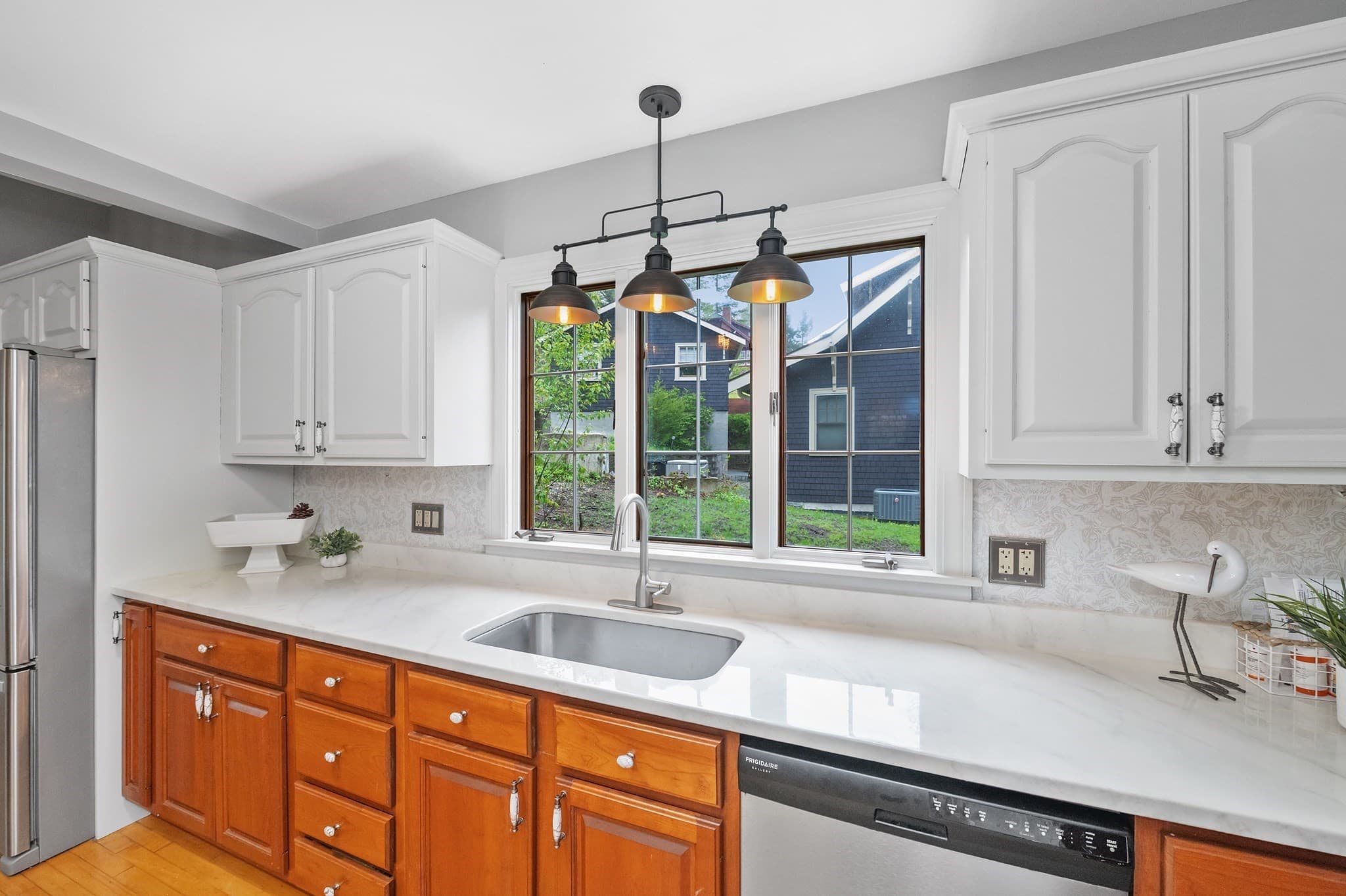 Single Family Residence at 12 Newton Rd, Haverhill MA 01830, photo 3 of 36