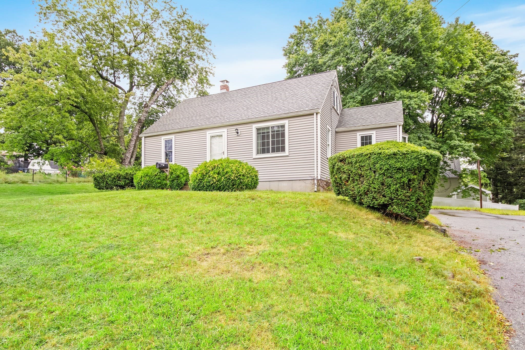 Single Family Residence at 51 Ridge Rd, Marlborough MA 01752, Marlborough, photo 2 of 40