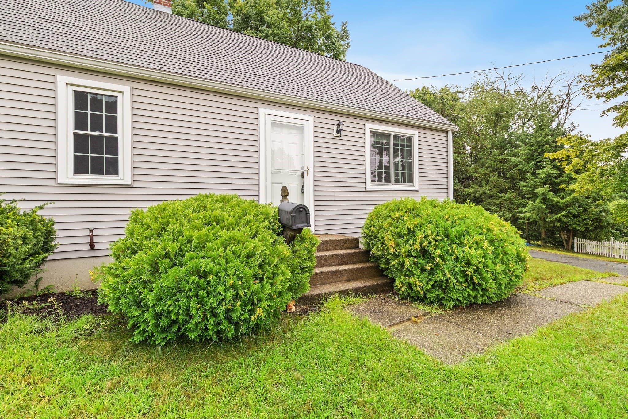 Single Family Residence at 51 Ridge Rd, Marlborough MA 01752, Marlborough, photo 6 of 40