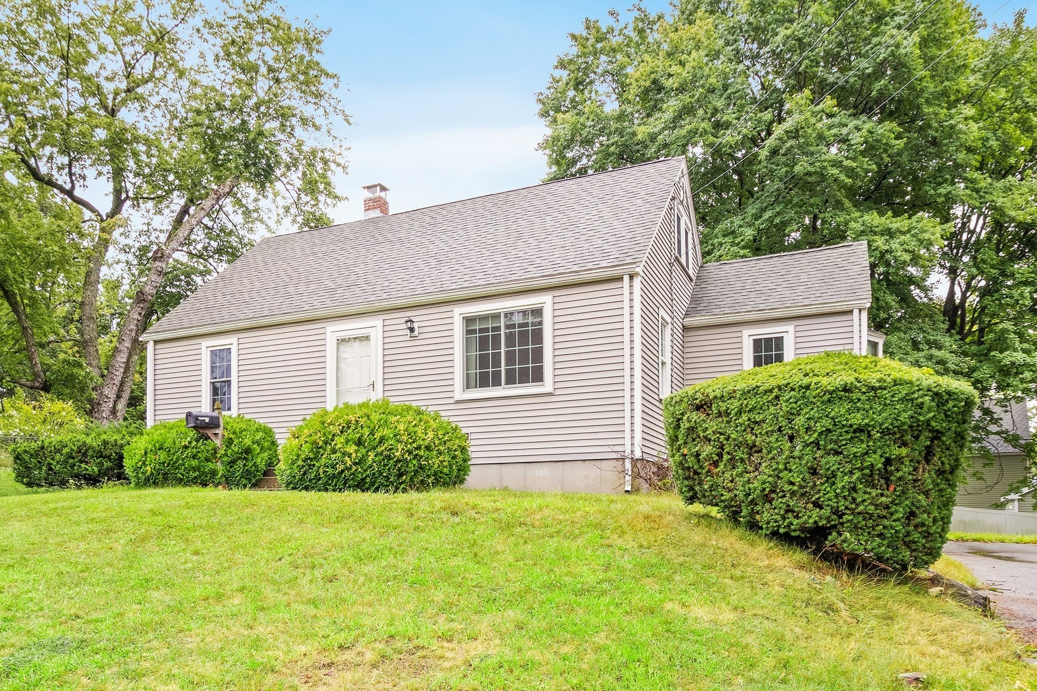 Single Family Residence at 51 Ridge Rd, Marlborough MA 01752, Marlborough, photo 3 of 40