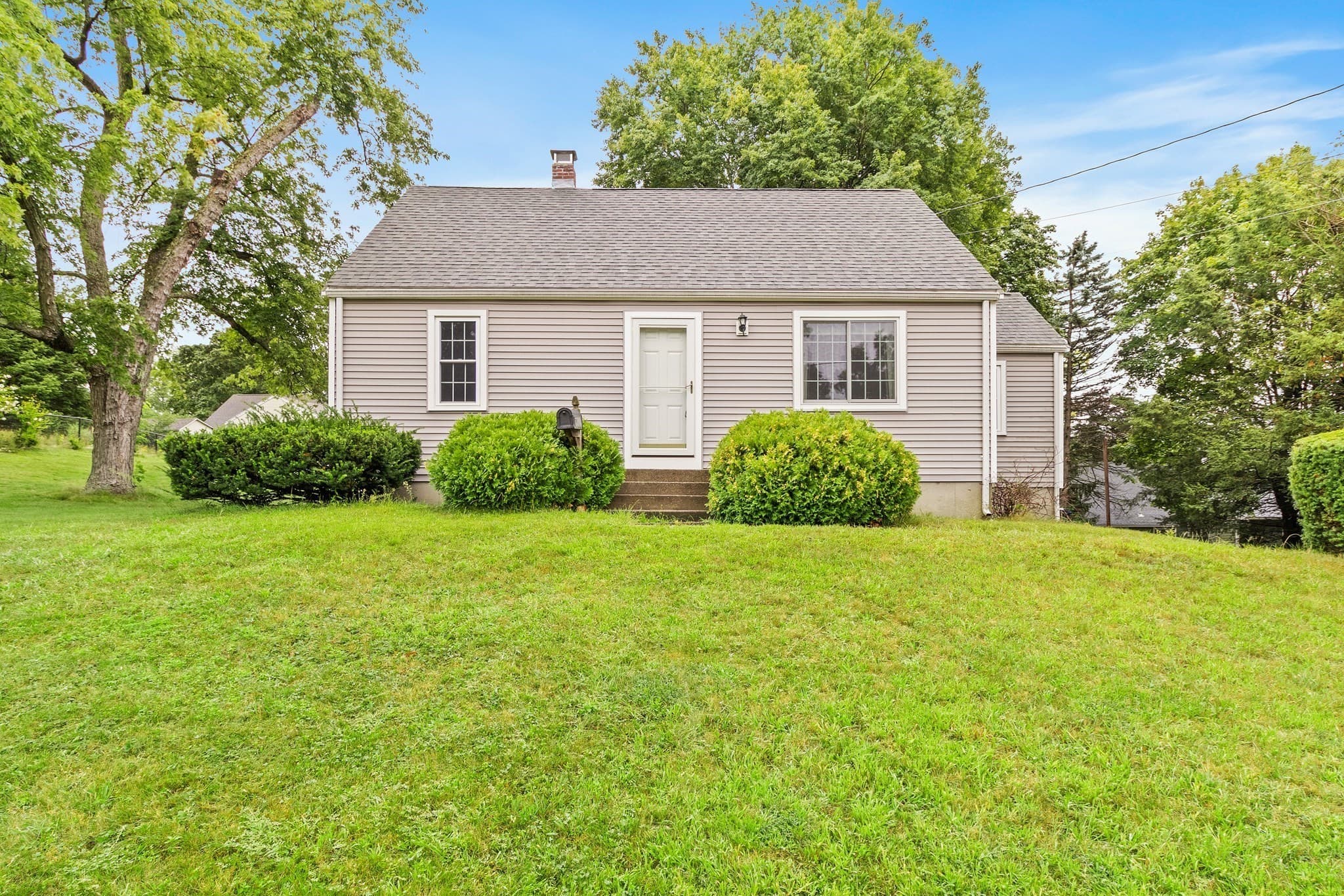 Single Family Residence at 51 Ridge Rd, Marlborough MA 01752, Marlborough, photo 4 of 40