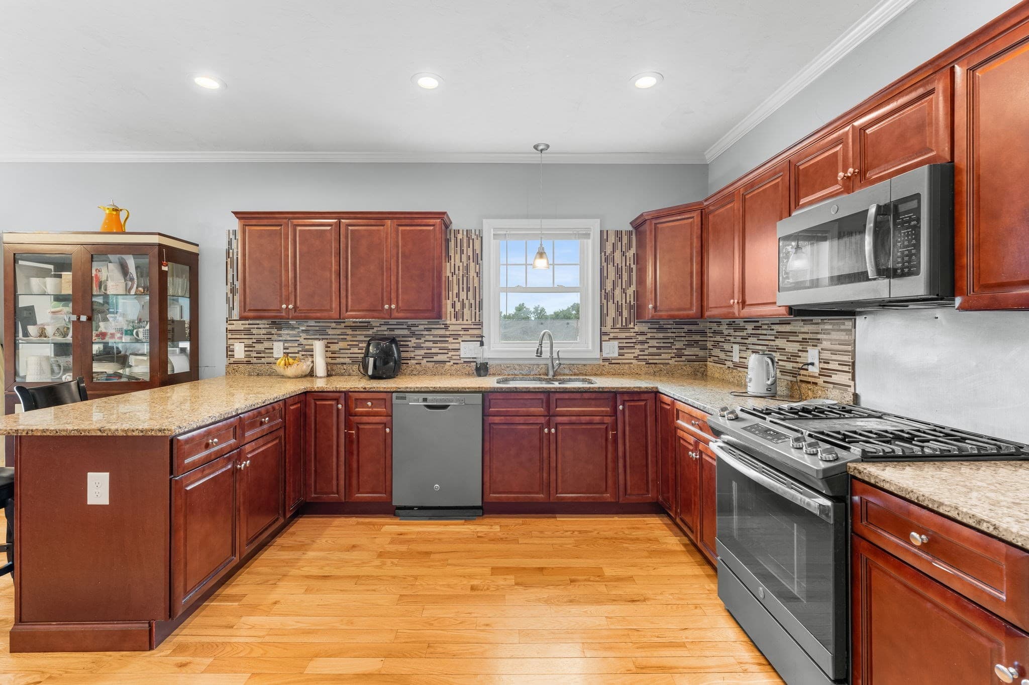 Single Family Residence at 2 Mackenzie Way # 2, Haverhill MA 01832, photo 16 of 42