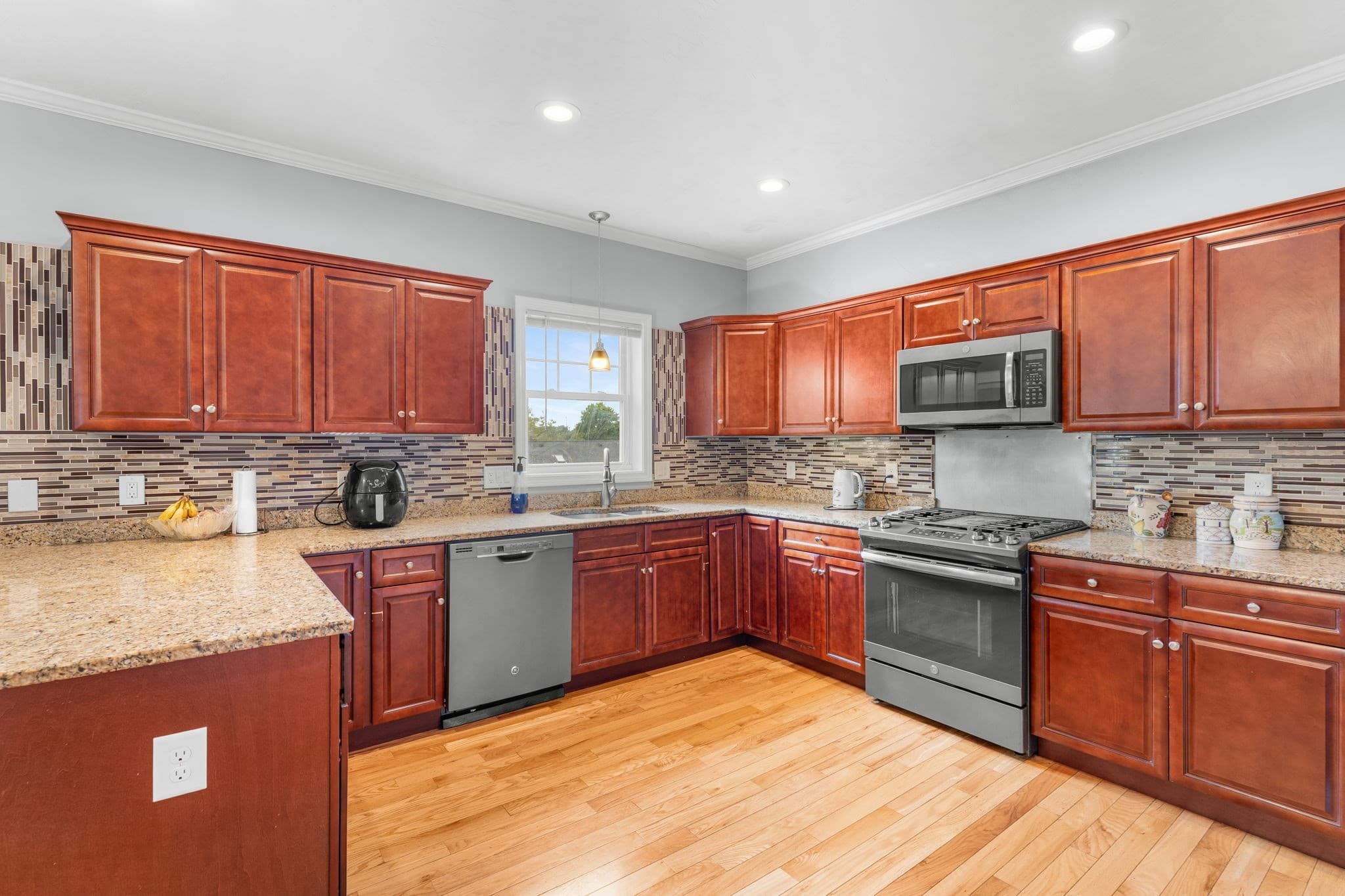 Single Family Residence at 2 Mackenzie Way # 2, Haverhill MA 01832, photo 15 of 42