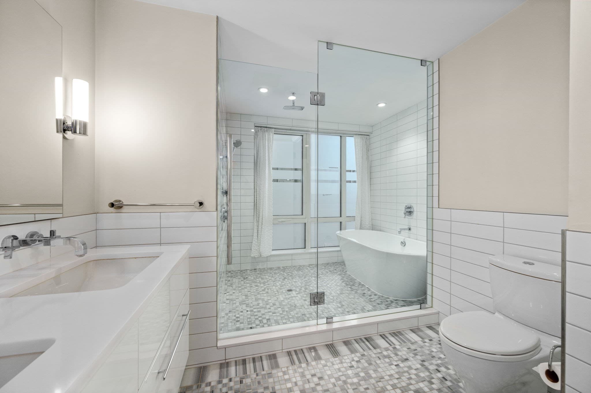 Condominium at 110 Broad Street # 901, Boston MA 02110, photo 9 of 26