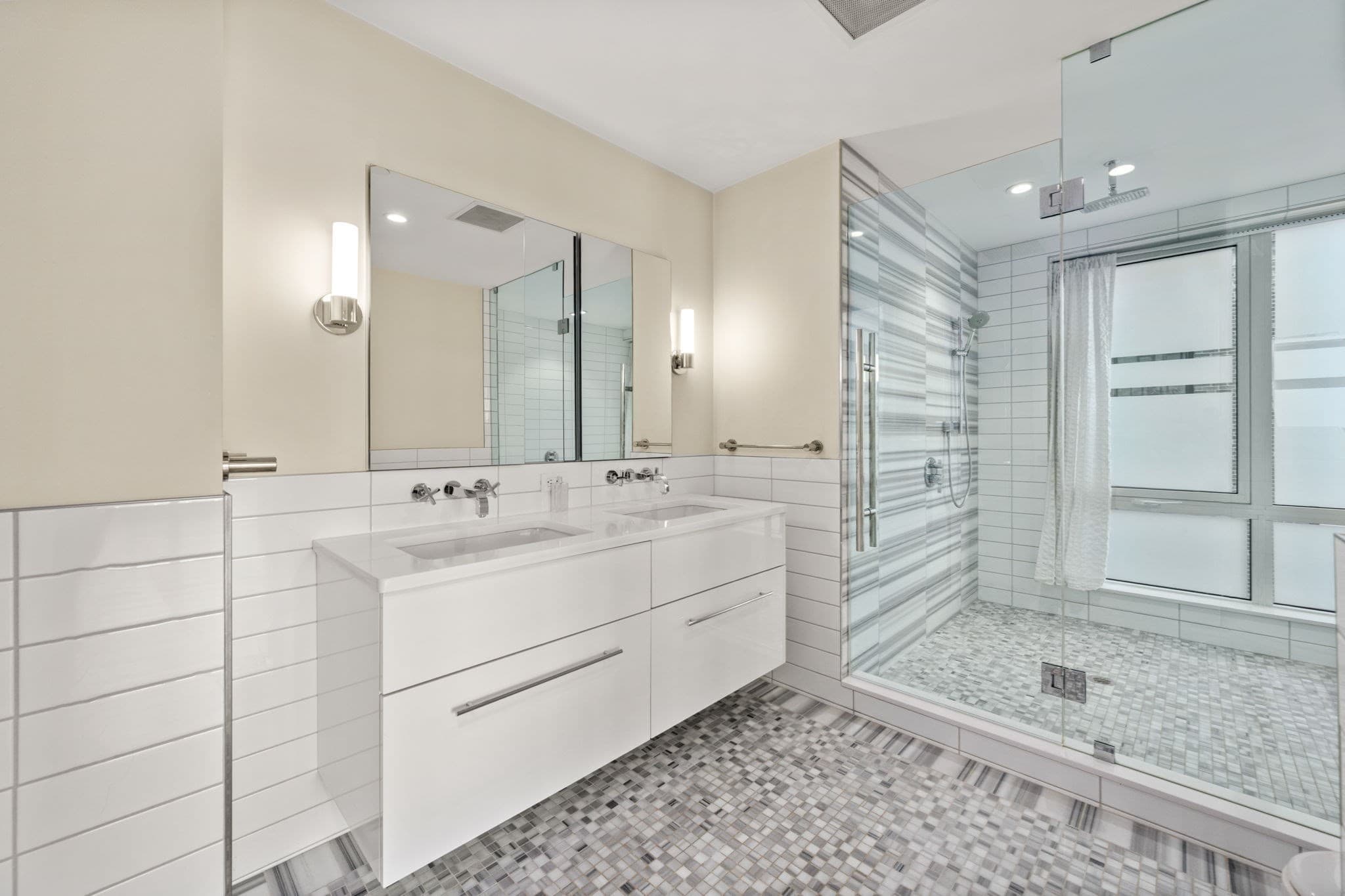 Condominium at 110 Broad Street # 901, Boston MA 02110, photo 8 of 26