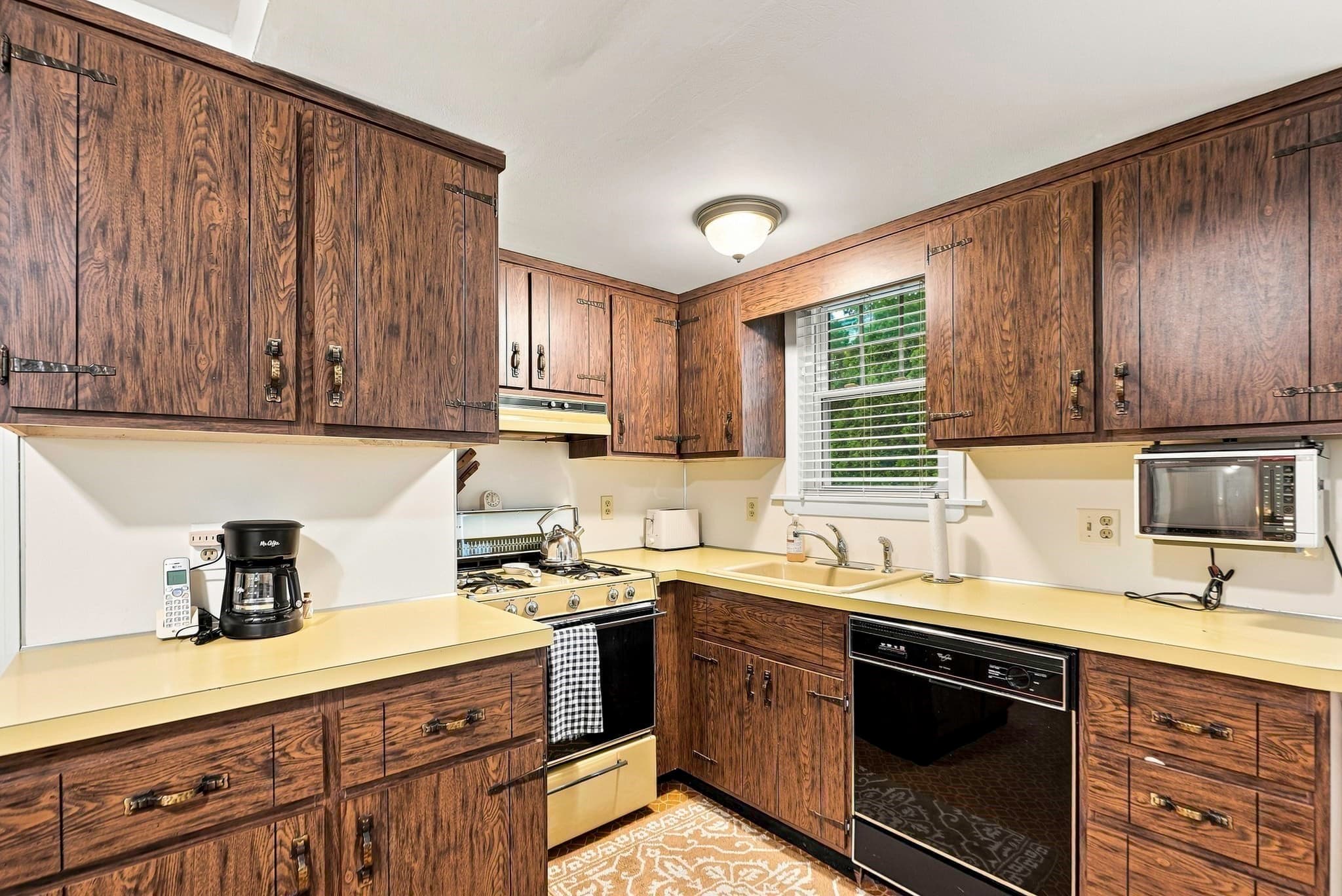 Single Family Residence at 46 Prentice St, Waltham MA 02451, photo 18 of 40