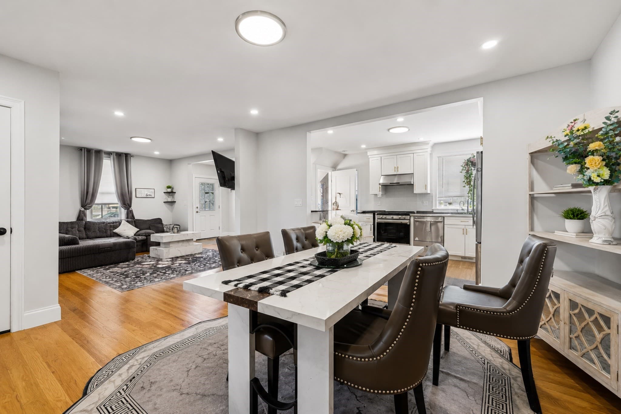 Condominium at 41 Union St # A, Weymouth MA 02190, photo 5 of 27