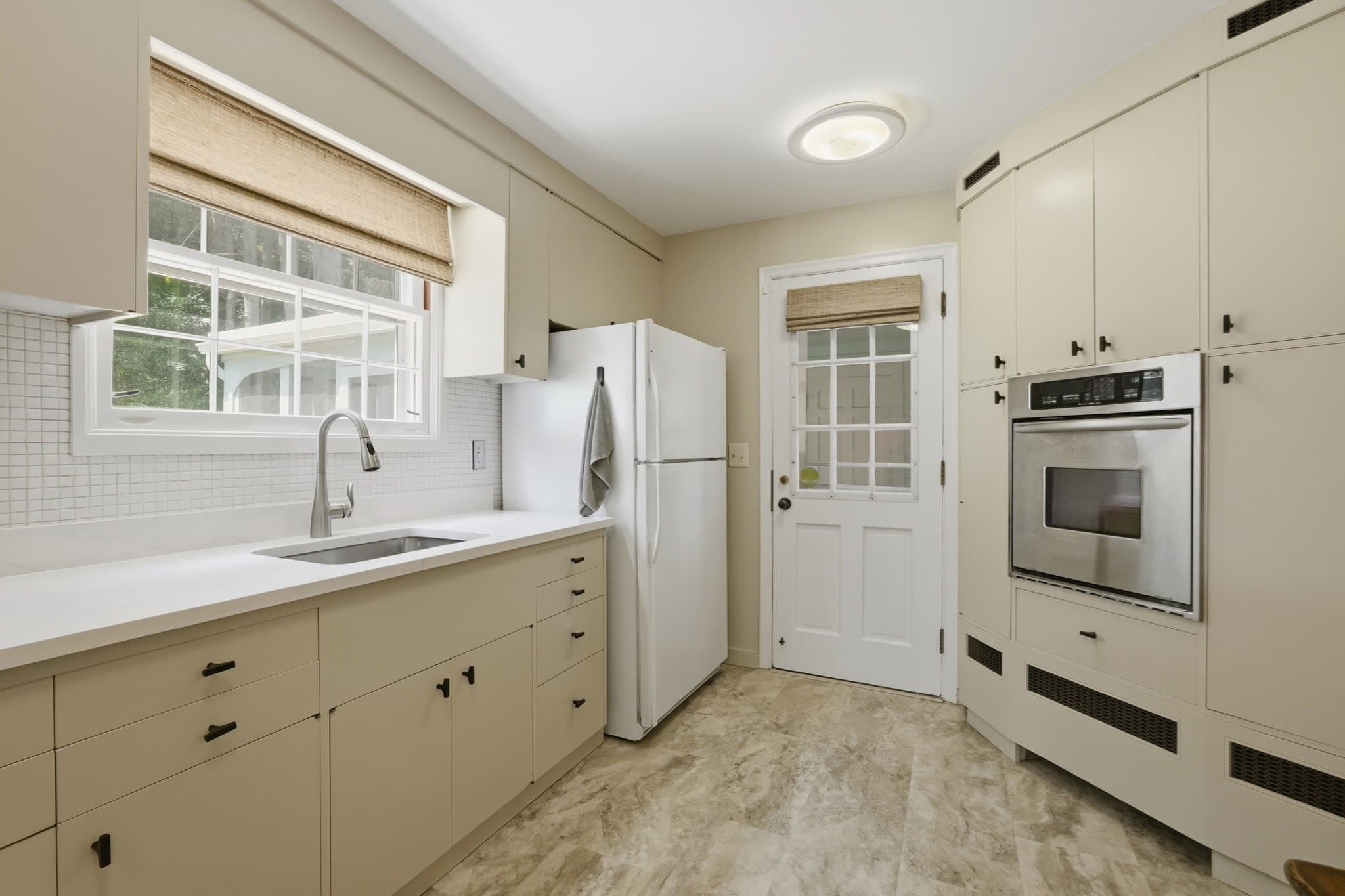 Single Family Residence at 143 Richmond Avenue, Worcester MA 01602, Worcester, photo 12 of 40