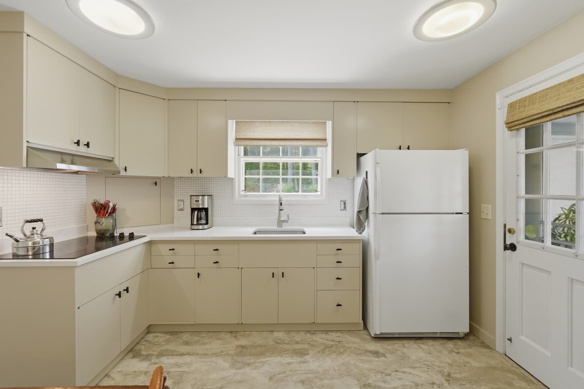 Single Family Residence at 143 Richmond Avenue, Worcester MA 01602, Worcester, photo 14 of 40