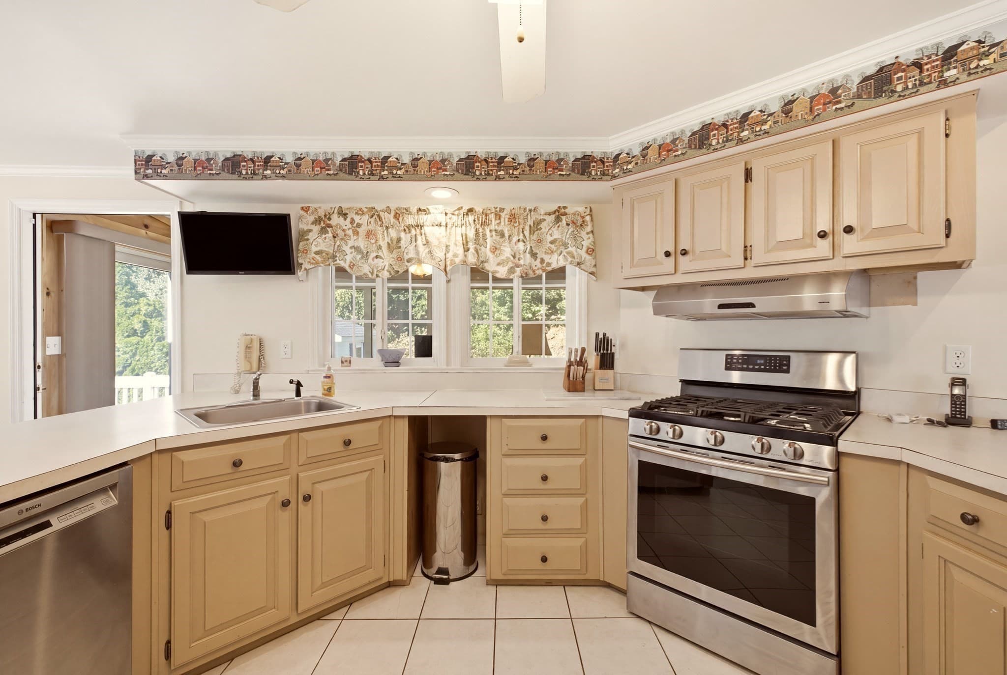 Single Family Residence at 5 Brimwood Lane, Bridgewater MA 02324, Bridgewater, photo 16 of 37