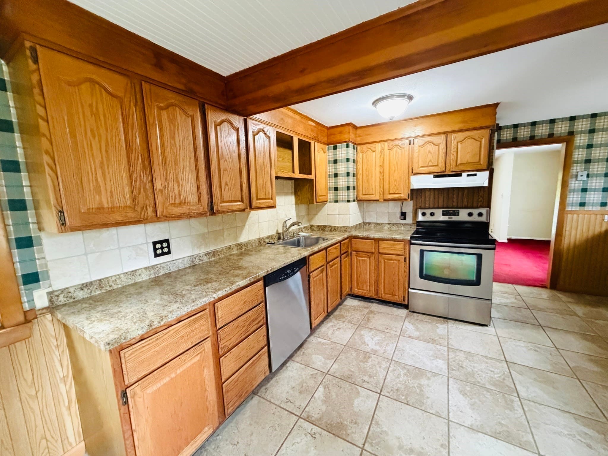 Single Family Residence at 433 Gifford Street, Springfield MA 01118, Springfield, photo 9 of 21