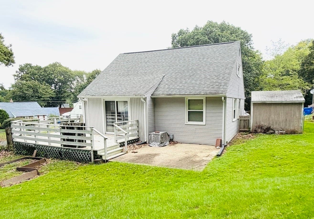Single Family Residence at 433 Gifford Street, Springfield MA 01118, Springfield, photo 4 of 21