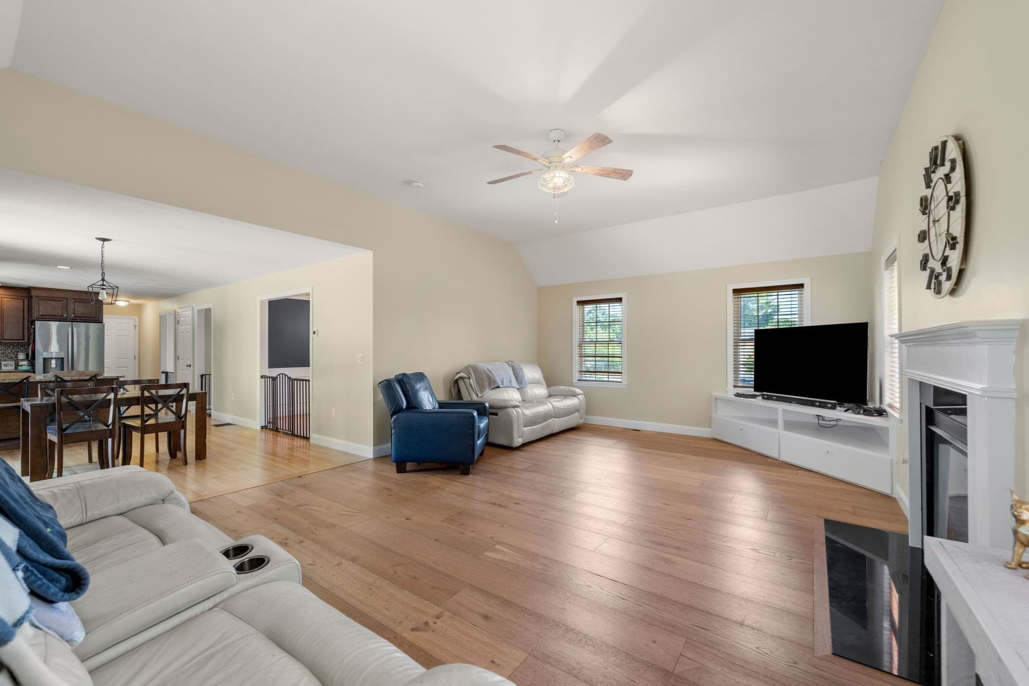 Single Family Residence at 11 Duquette Dr, Haverhill MA 01830, photo 6 of 27