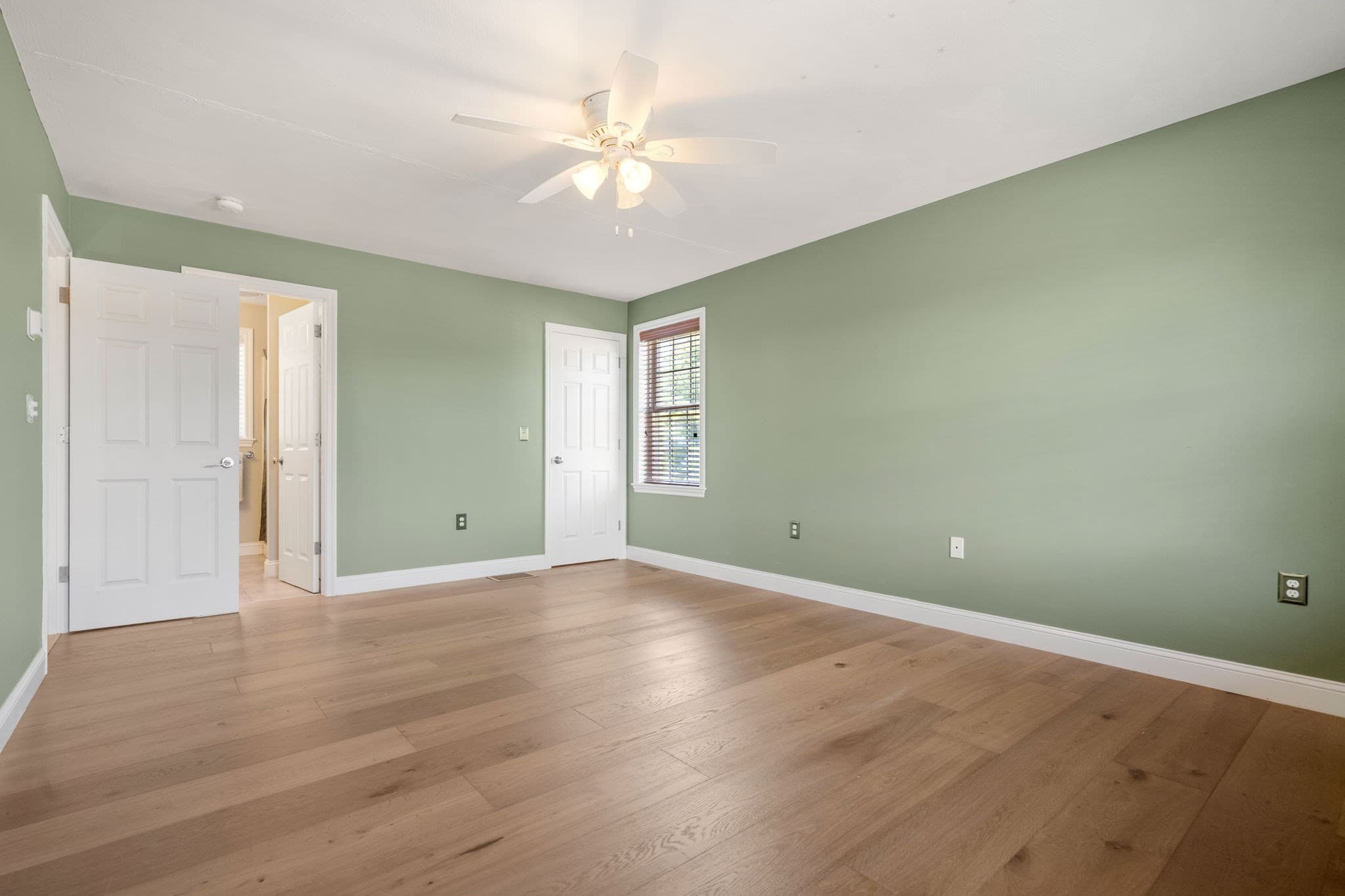 Single Family Residence at 11 Duquette Dr, Haverhill MA 01830, photo 13 of 27