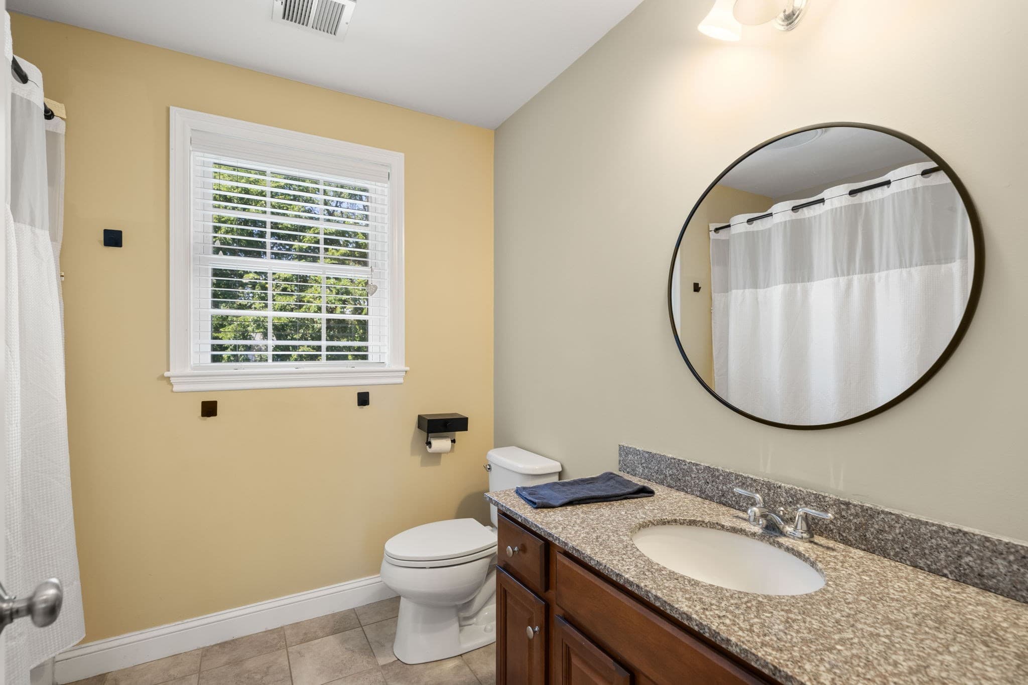 Single Family Residence at 11 Duquette Dr, Haverhill MA 01830, photo 16 of 27