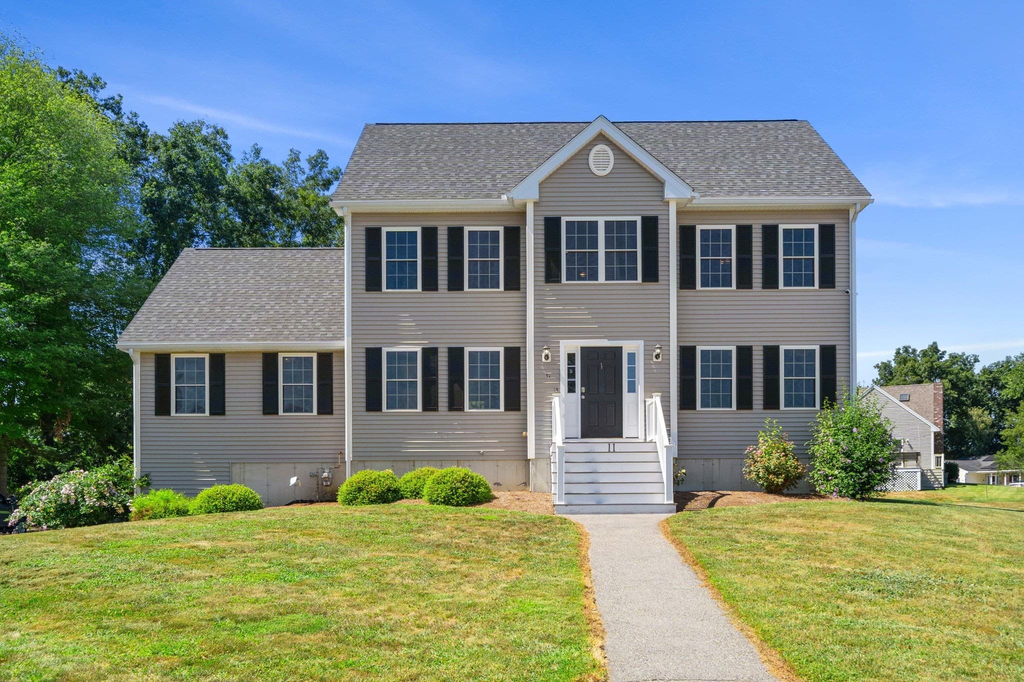 11 Duquette Dr, Haverhill MA 01830