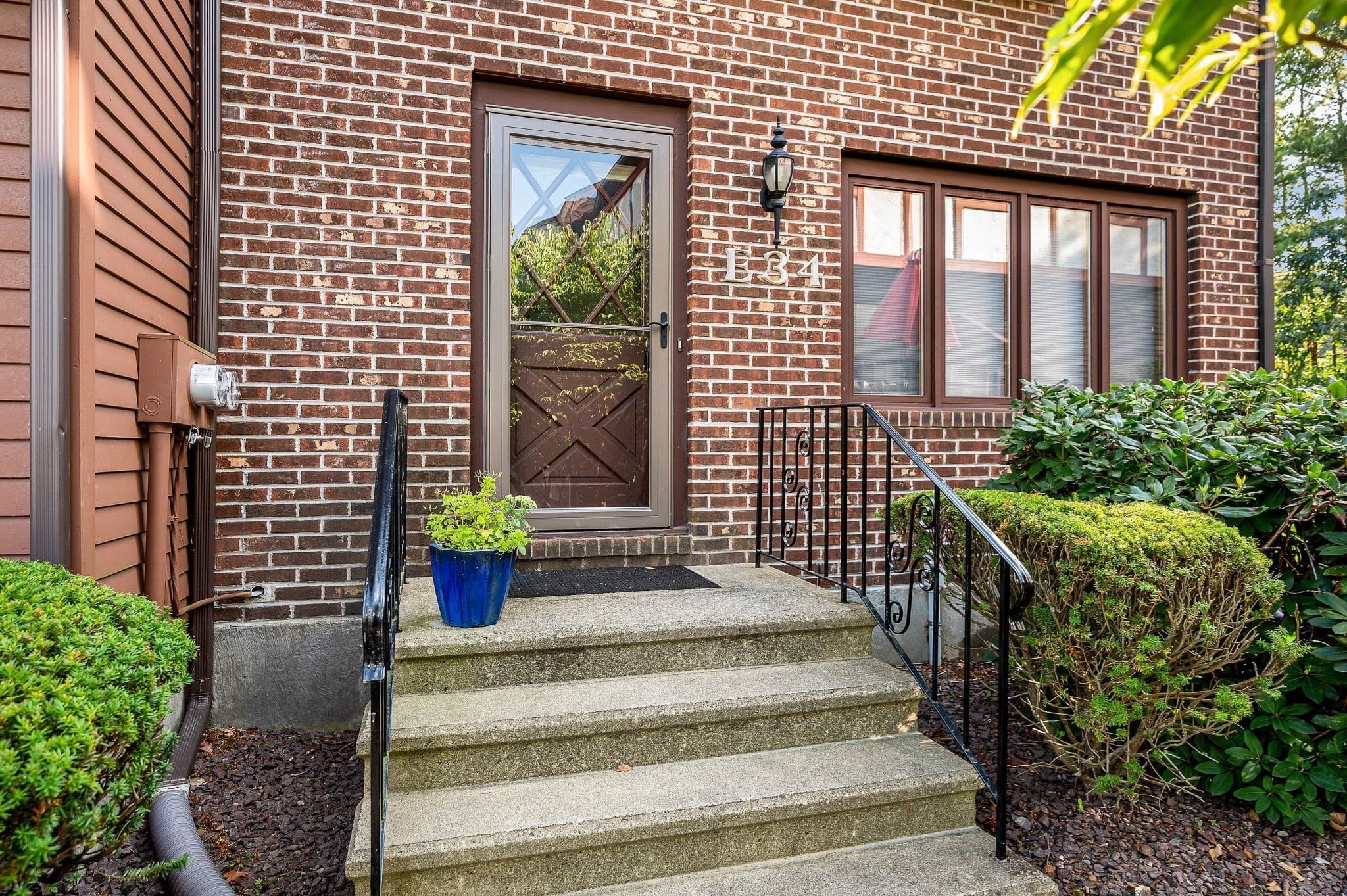 Condominium at 34 Scotty Hollow Dr, Chelmsford MA 01863, Chelmsford, photo 2 of 37