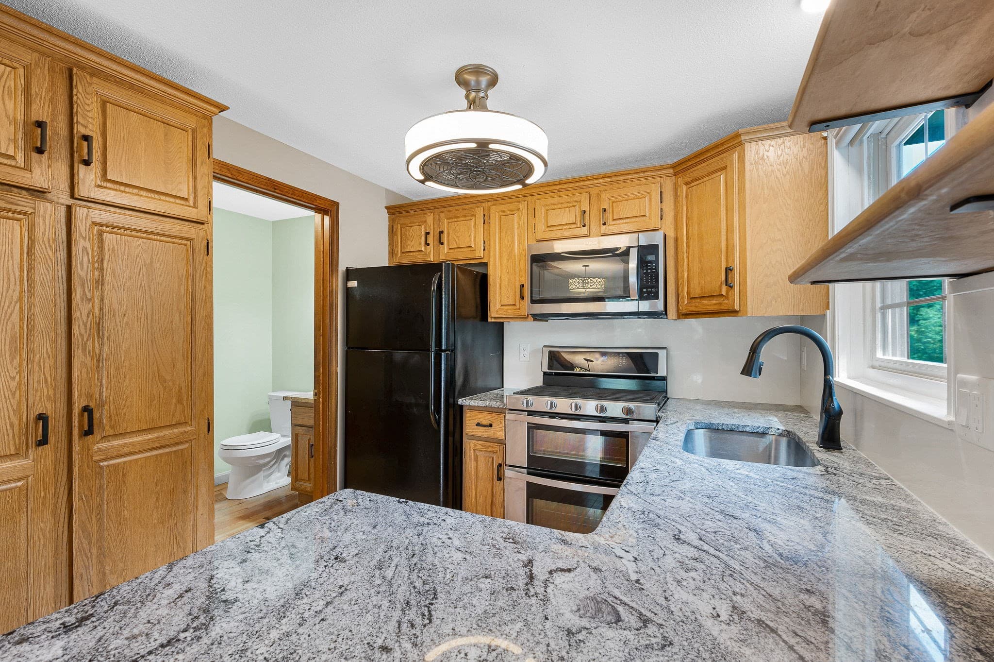 Condominium at 34 Scotty Hollow Dr, Chelmsford MA 01863, Chelmsford, photo 14 of 37