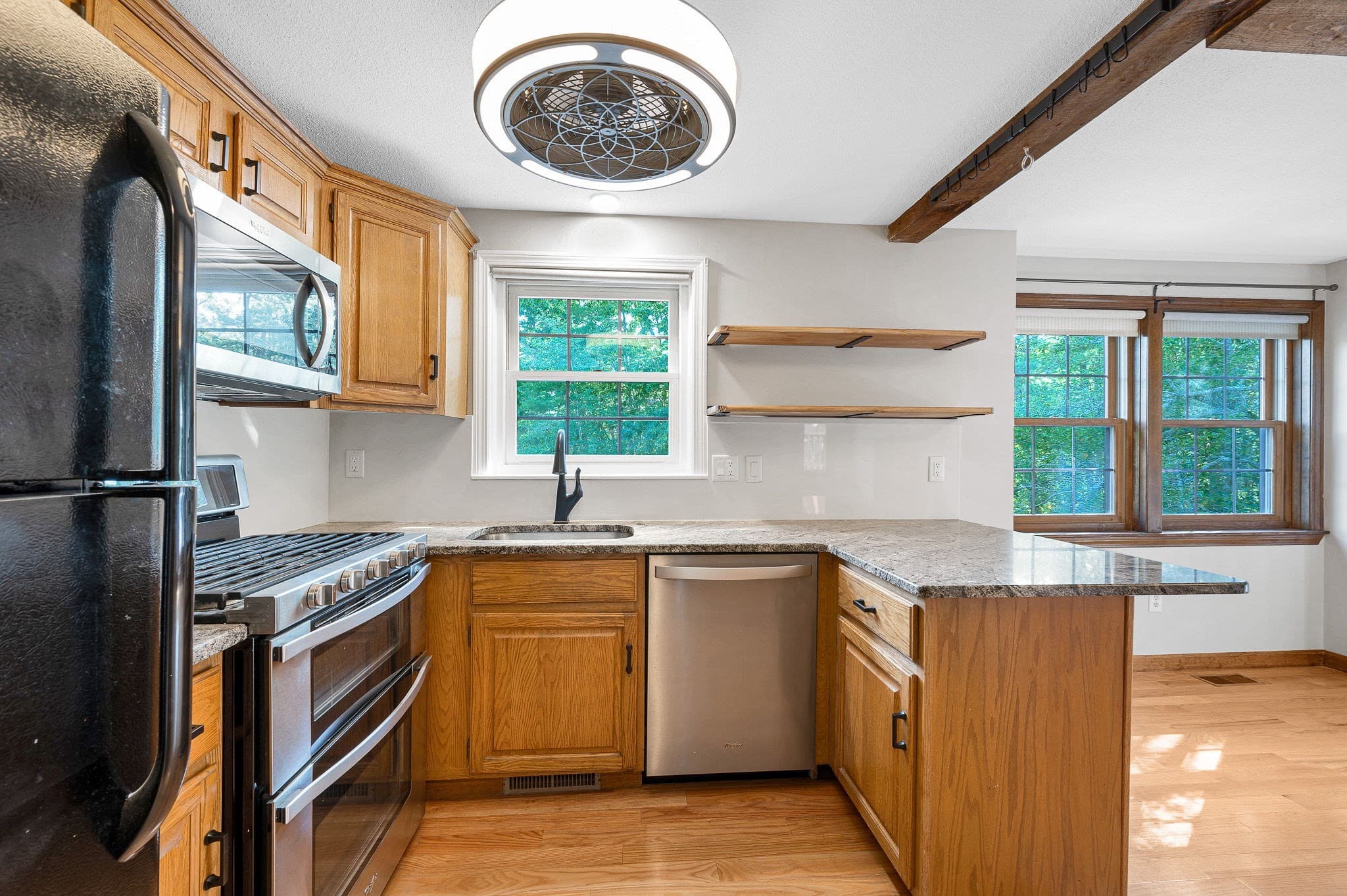 Condominium at 34 Scotty Hollow Dr, Chelmsford MA 01863, Chelmsford, photo 15 of 37
