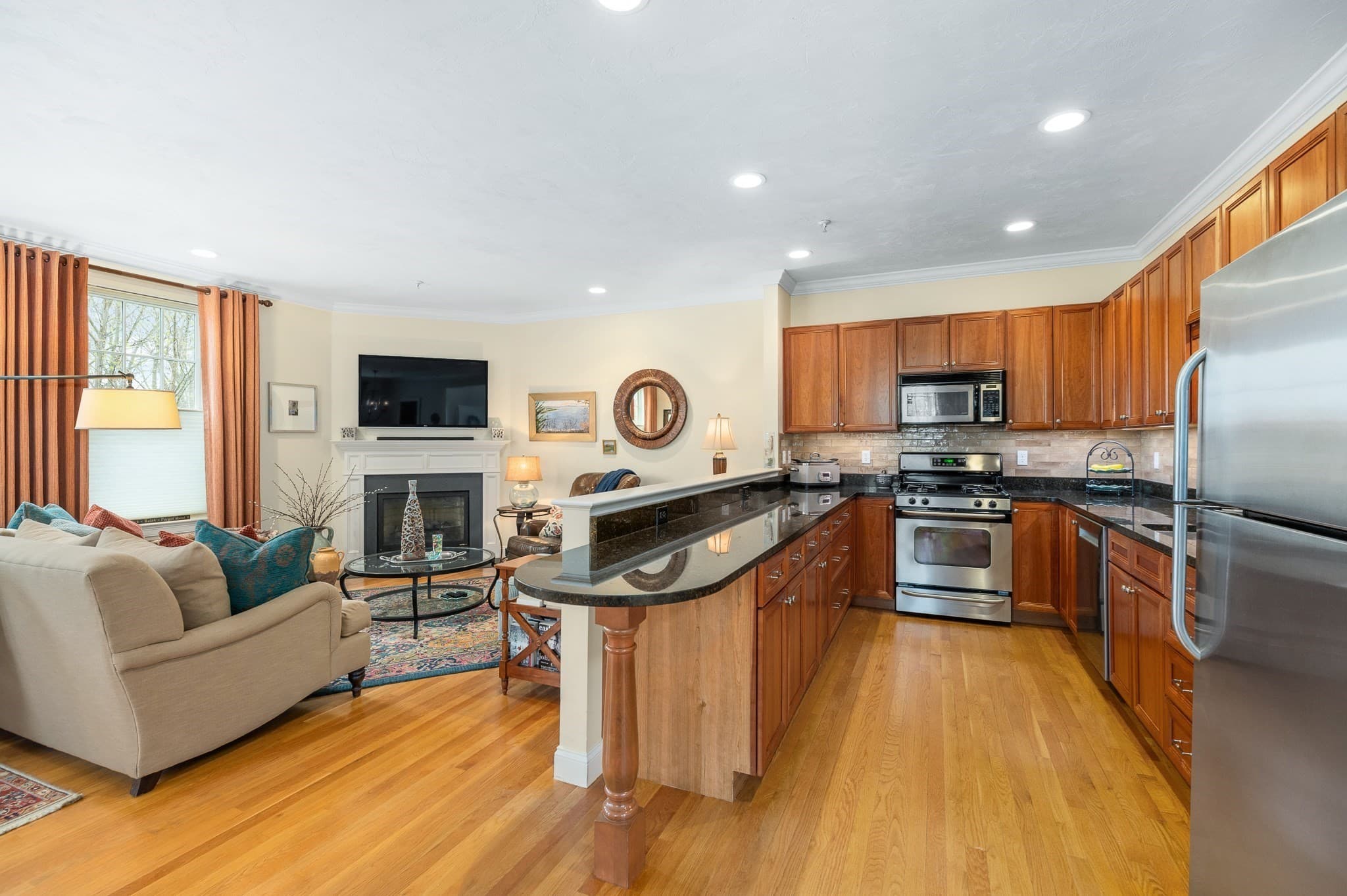 Condominium at 6 Essex Road # 8, Ipswich MA 01938, Ipswich, photo 7 of 32