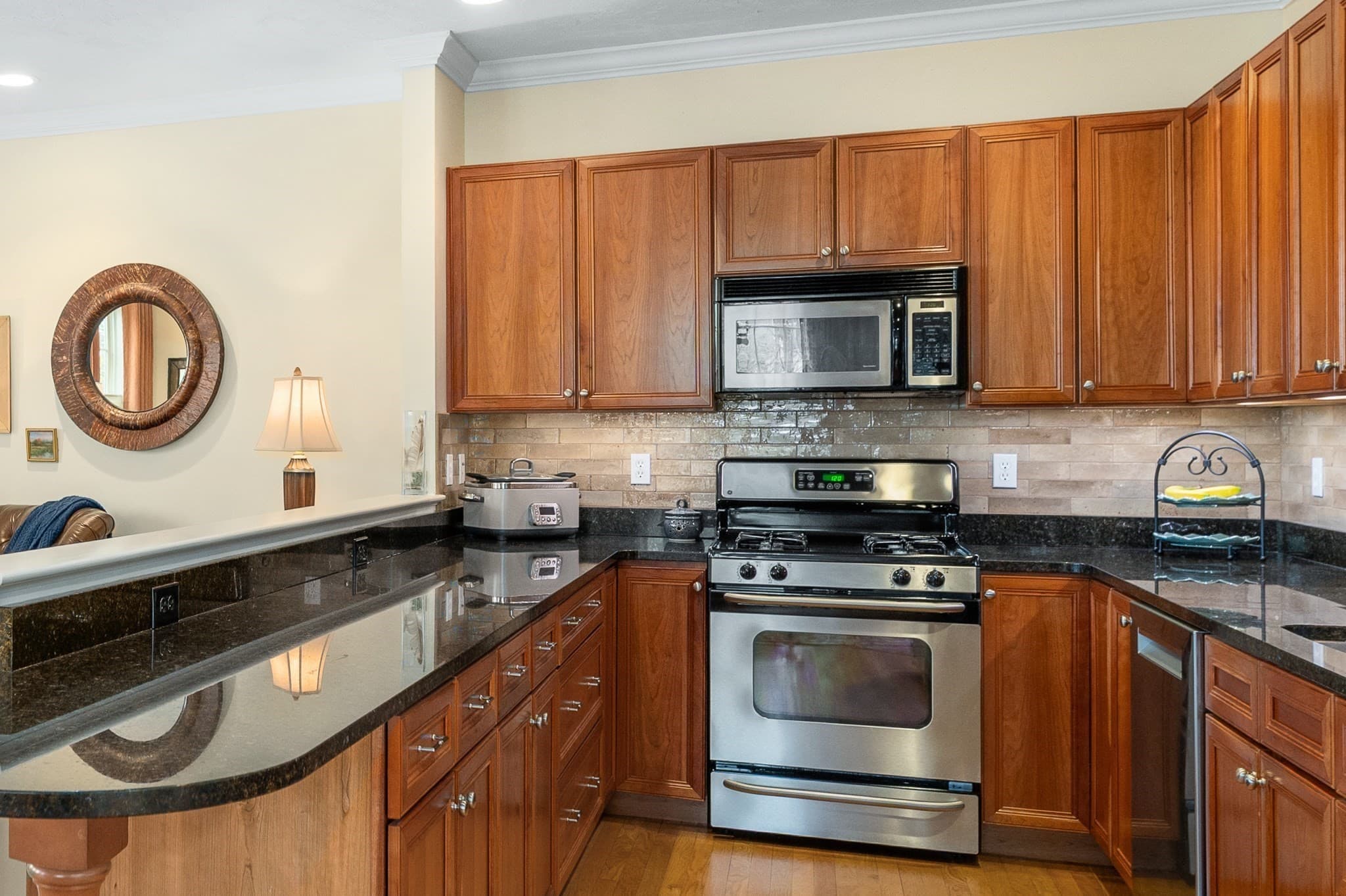 Condominium at 6 Essex Road # 8, Ipswich MA 01938, Ipswich, photo 8 of 32