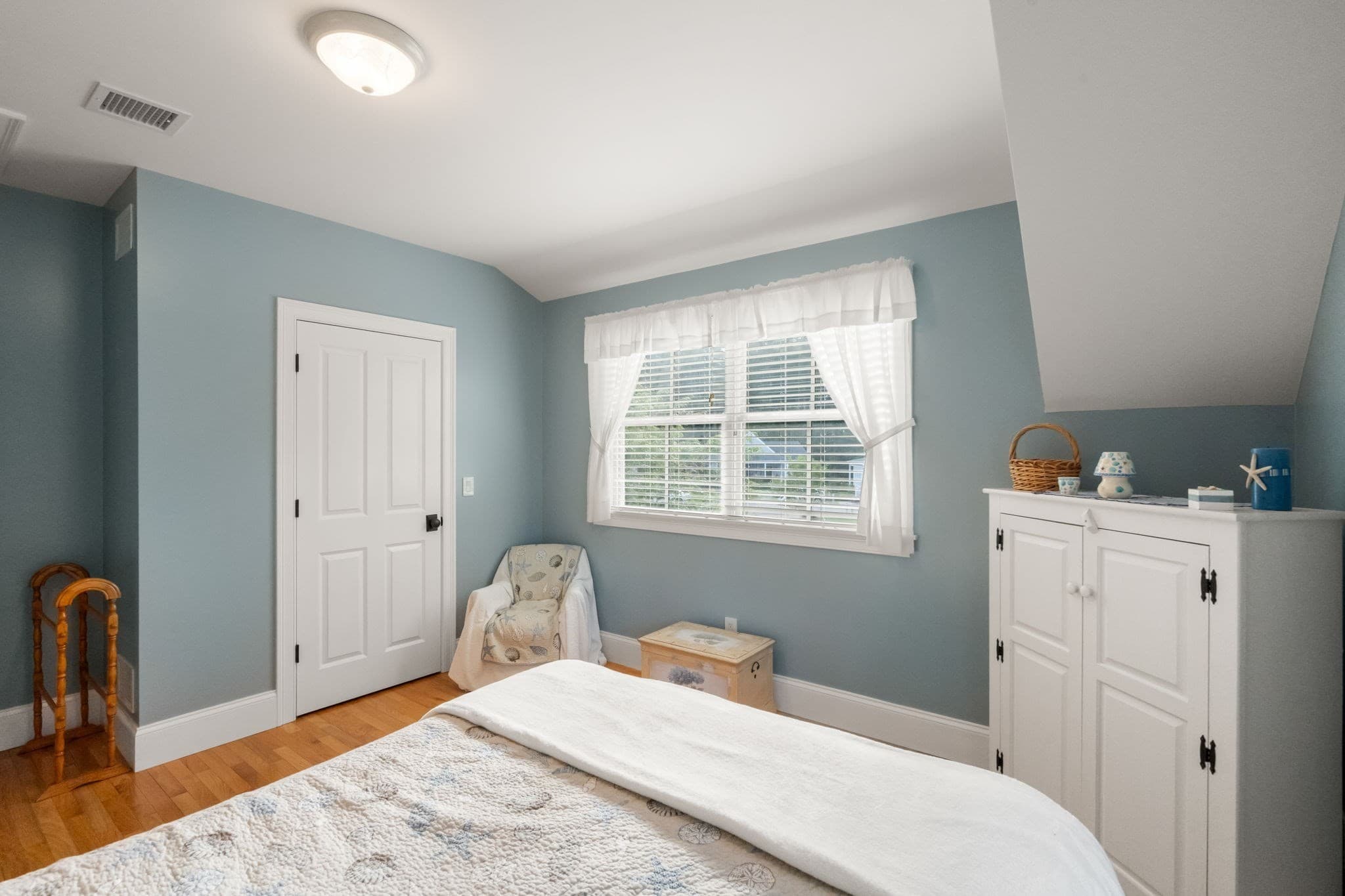 Condominium at 31 Hathaway Pond Cir # 31, Rochester MA 02770, Rochester, photo 23 of 42