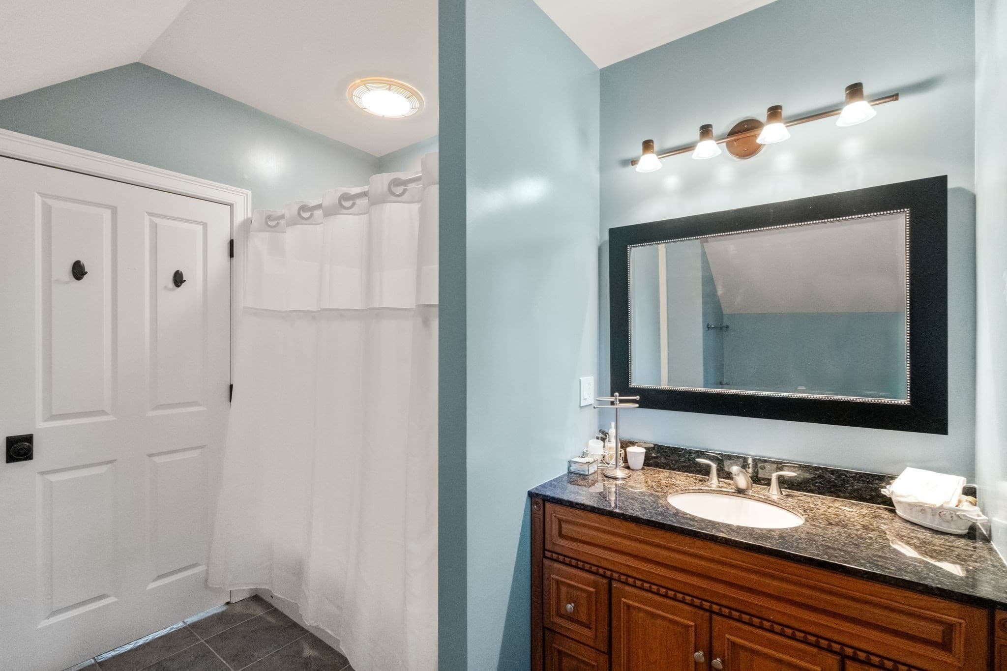 Condominium at 31 Hathaway Pond Cir # 31, Rochester MA 02770, Rochester, photo 27 of 42