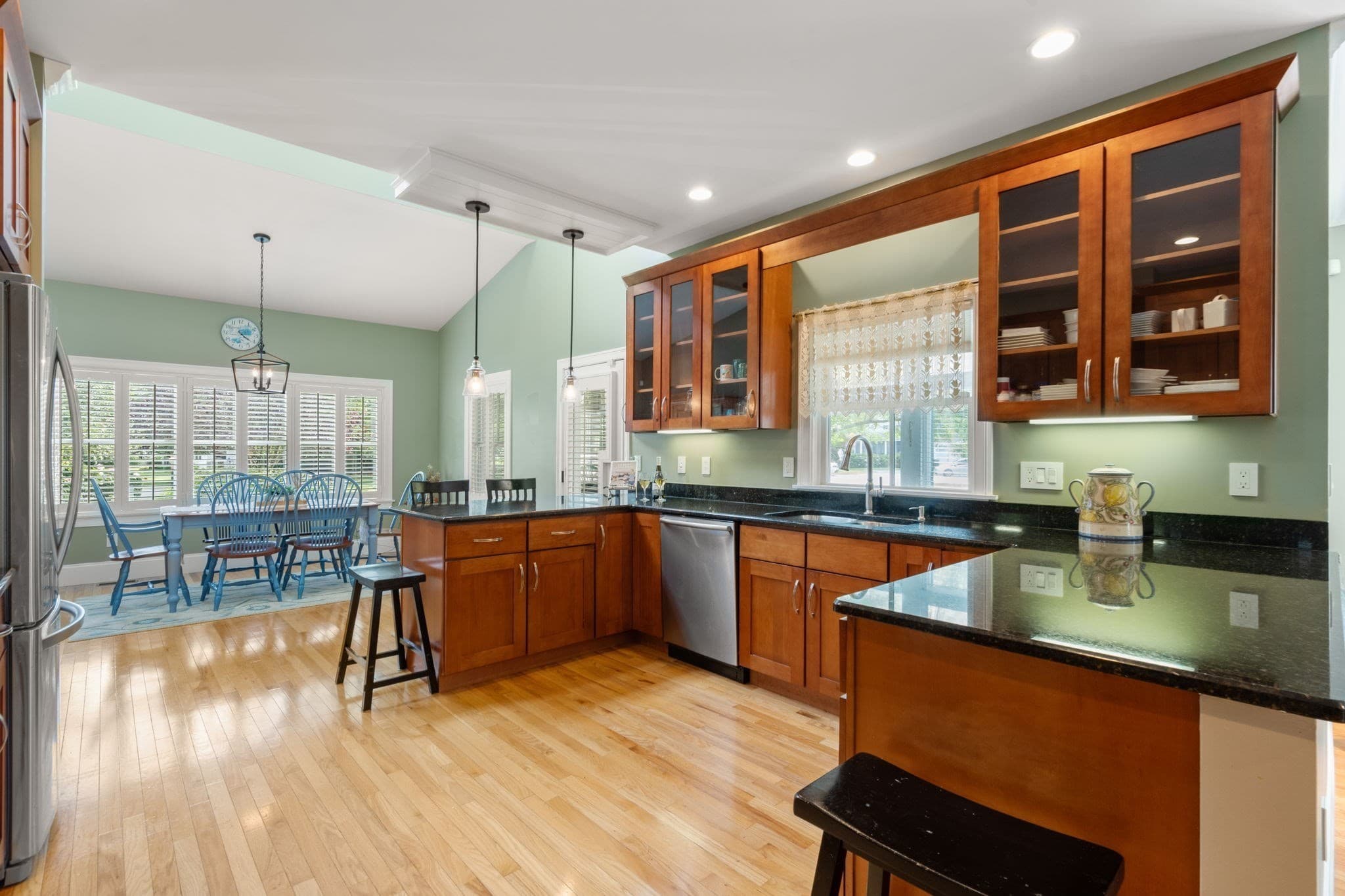 Condominium at 31 Hathaway Pond Cir # 31, Rochester MA 02770, Rochester, photo 3 of 42