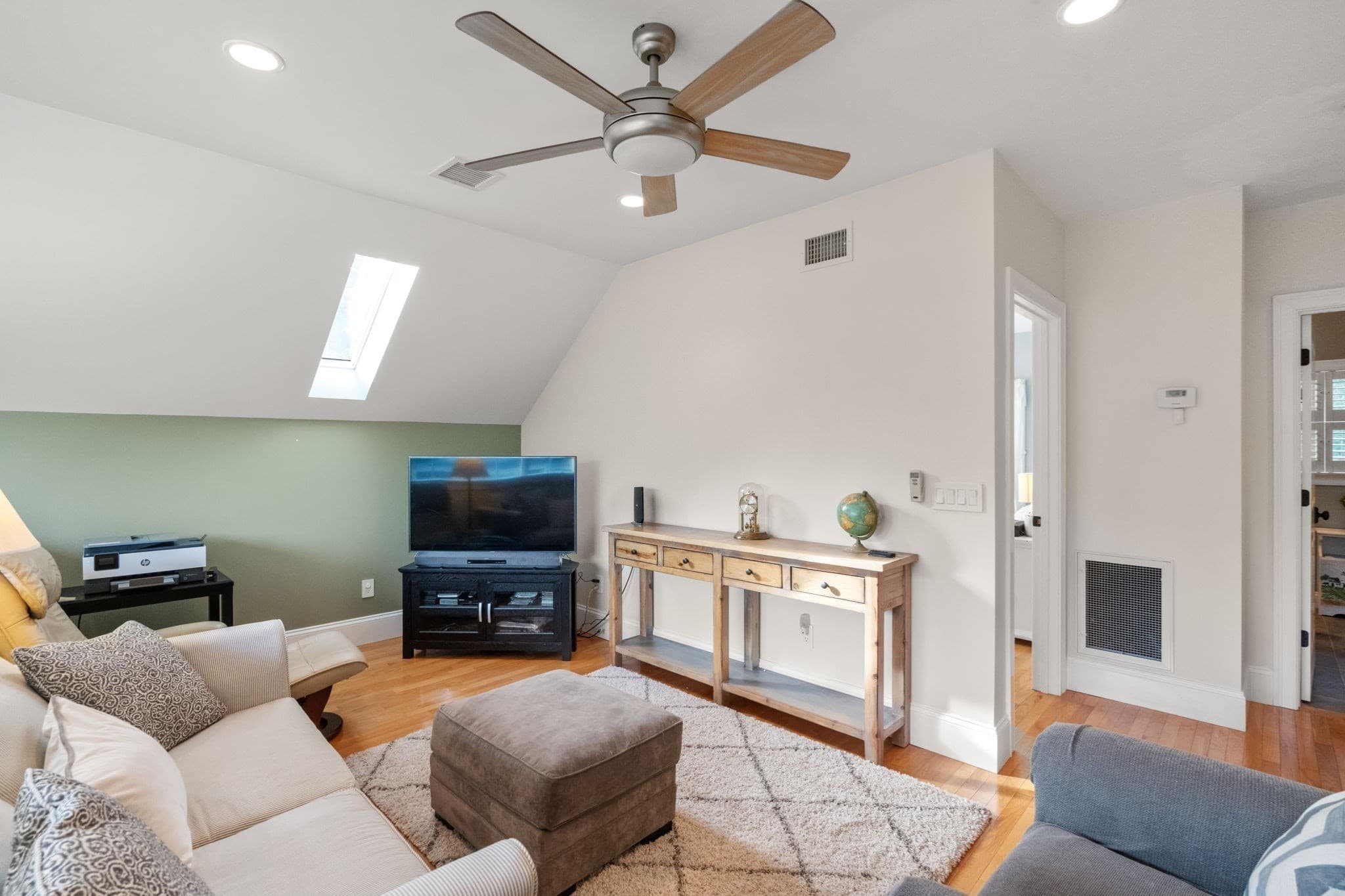 Condominium at 31 Hathaway Pond Cir # 31, Rochester MA 02770, Rochester, photo 28 of 42