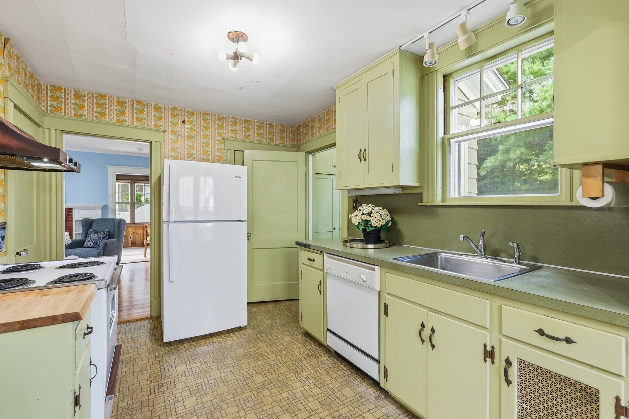 Single Family Residence at 74 Chestnut St, Andover MA 01810, Andover, photo 16 of 34