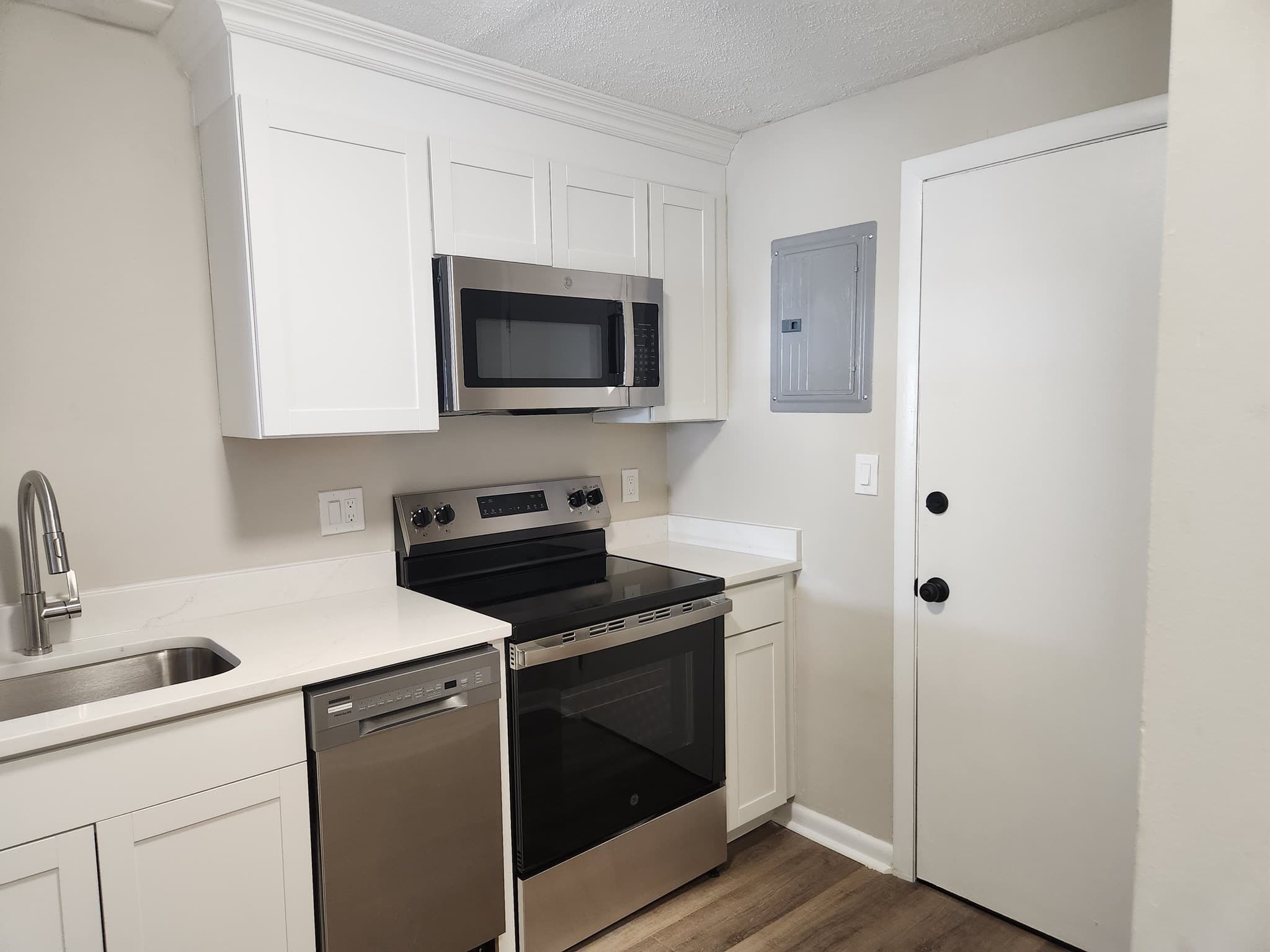 Condominium at 33 Cary Ave # 15, Chelsea MA 02150, Chelsea, photo 2 of 9