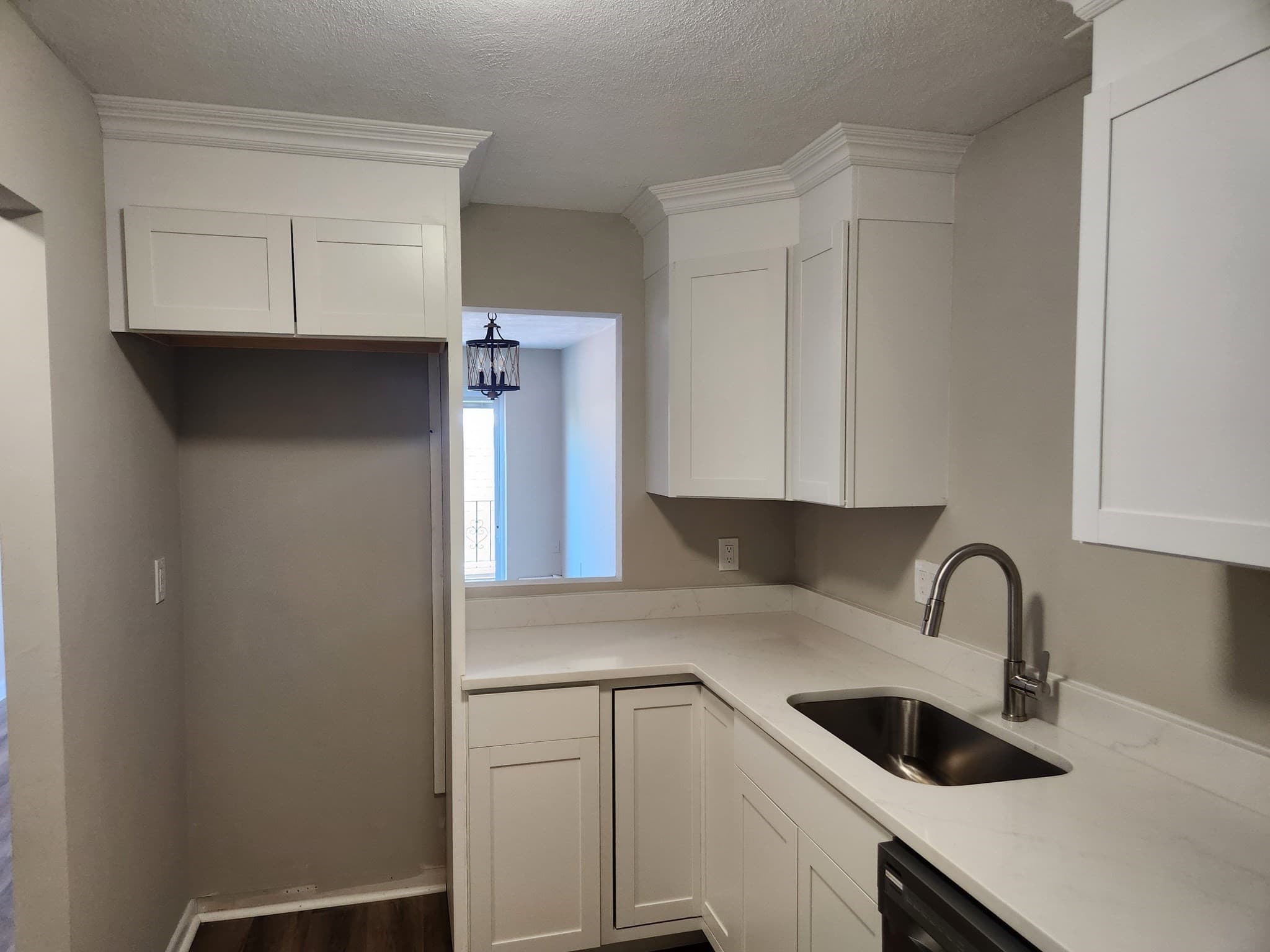 Condominium at 33 Cary Ave # 15, Chelsea MA 02150, Chelsea, photo 3 of 9