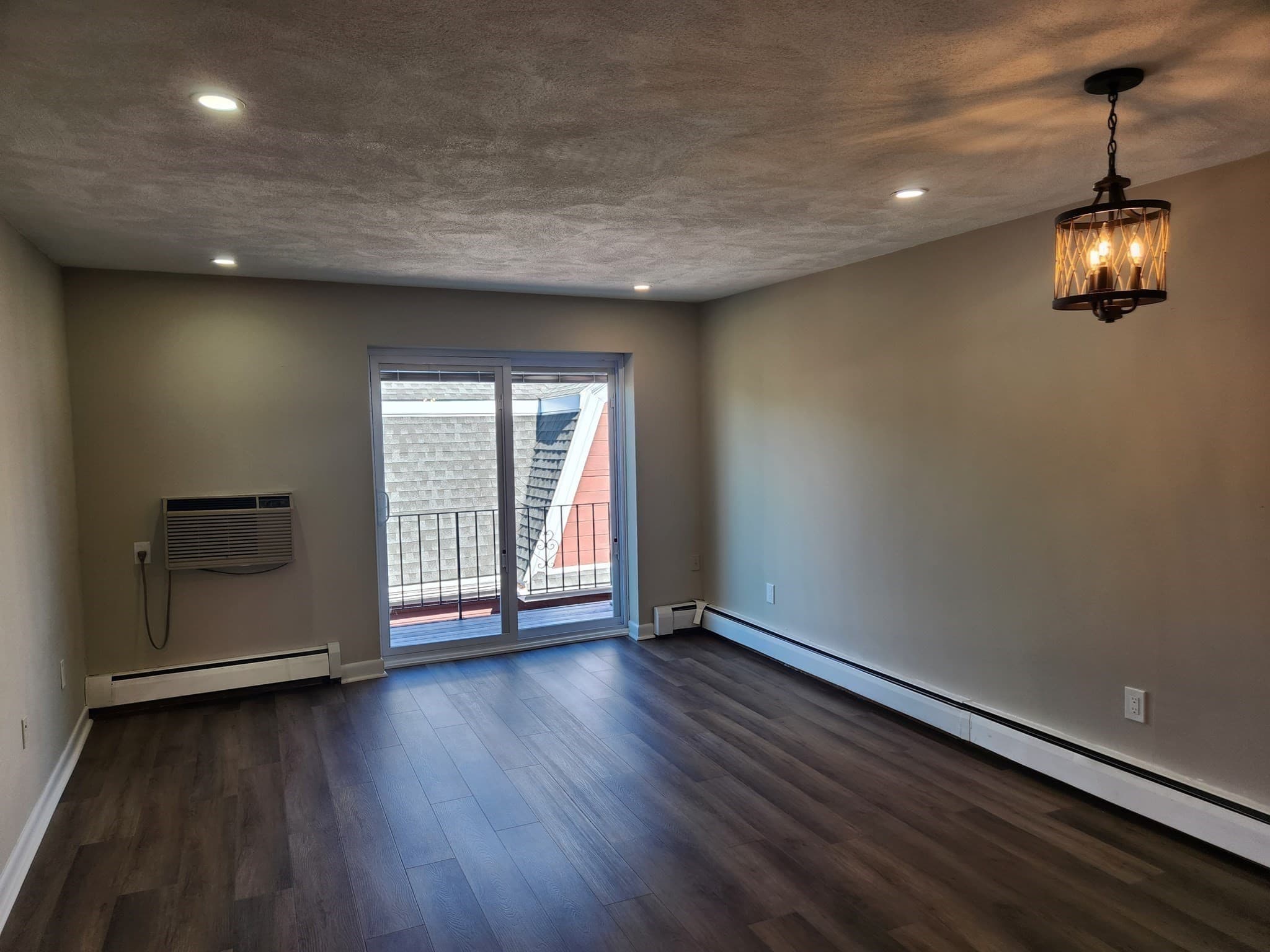 Condominium at 33 Cary Ave # 15, Chelsea MA 02150, Chelsea, photo 5 of 9