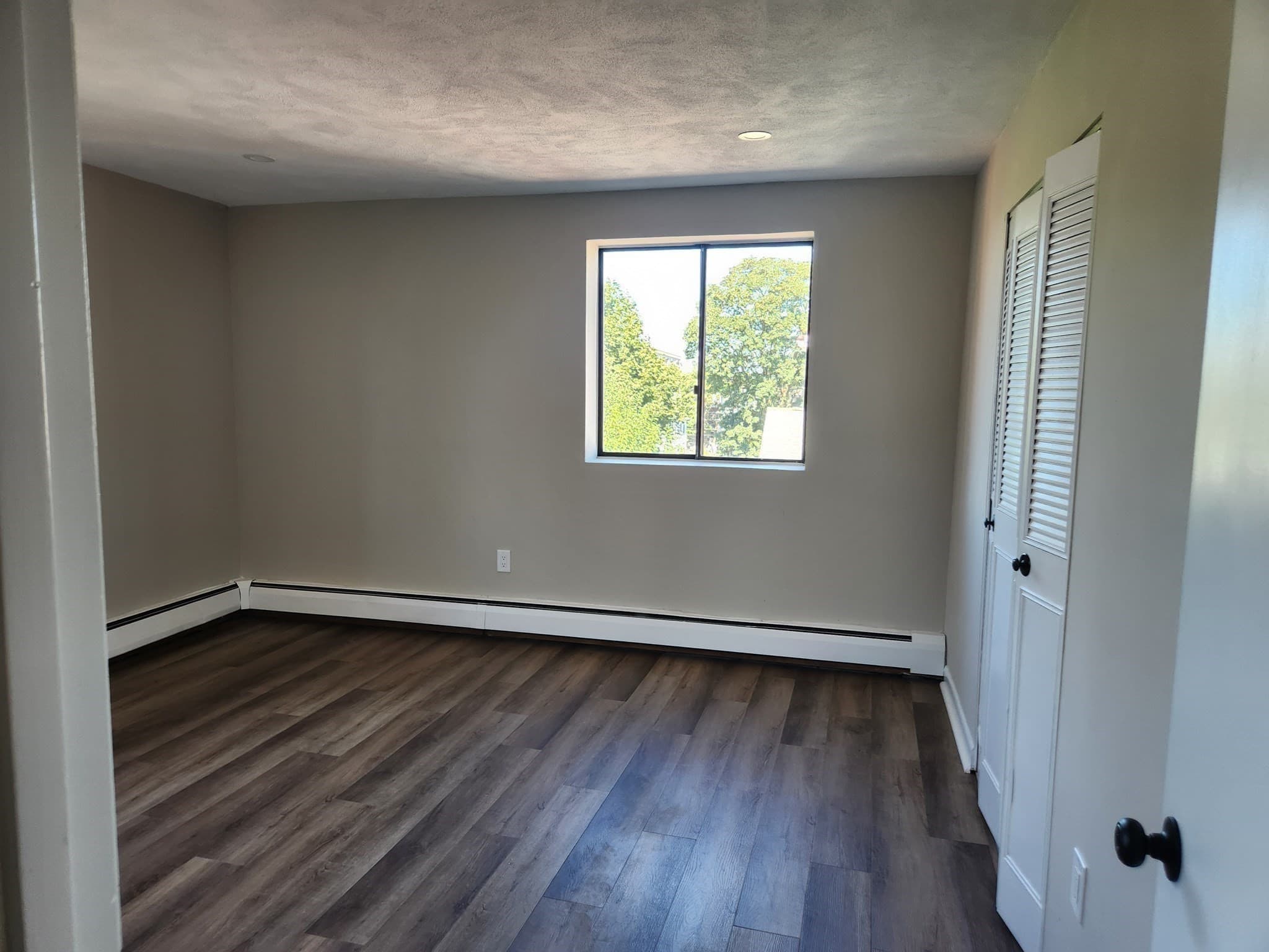 Condominium at 33 Cary Ave # 15, Chelsea MA 02150, Chelsea, photo 8 of 9