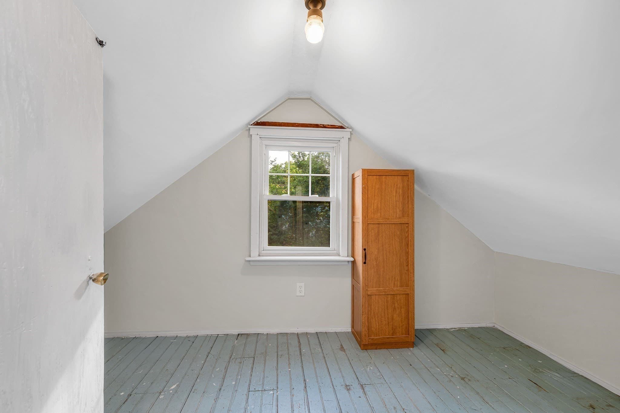 Single Family Residence at 30 Woodrow Ave, Haverhill MA 01830, photo 20 of 34