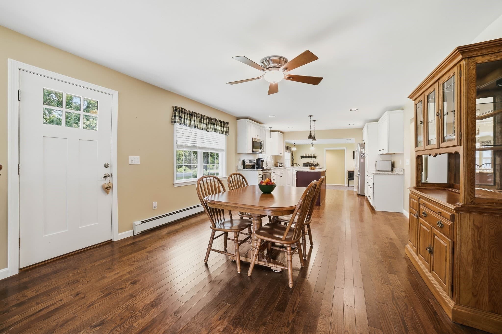 Single Family Residence at 425 River Road, Uxbridge MA 01569, Uxbridge, photo 2 of 30