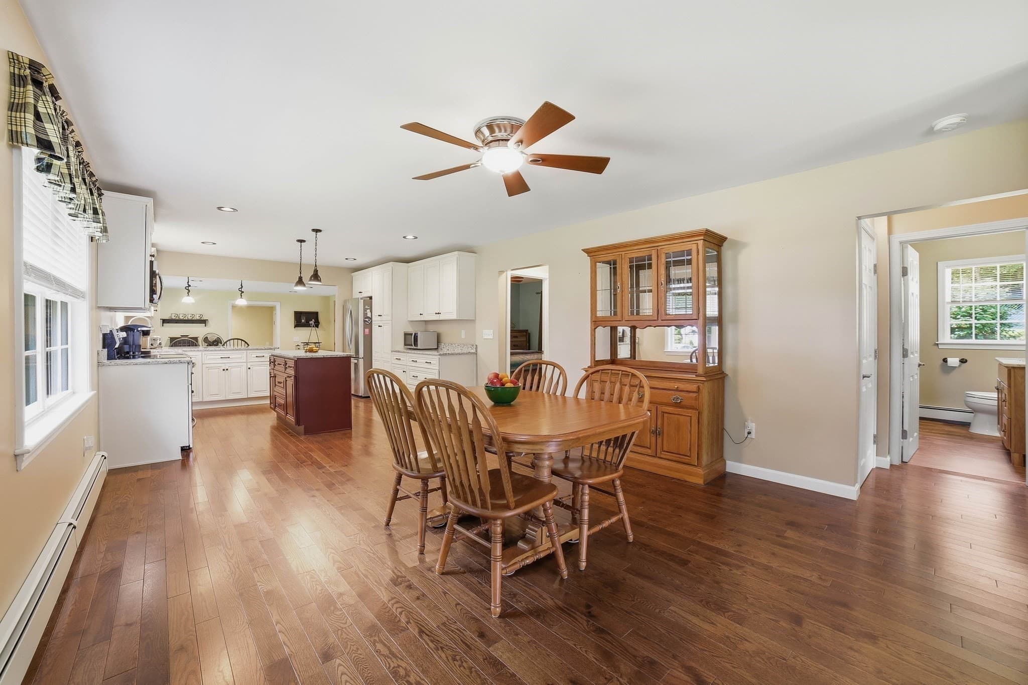 Single Family Residence at 425 River Road, Uxbridge MA 01569, Uxbridge, photo 6 of 30