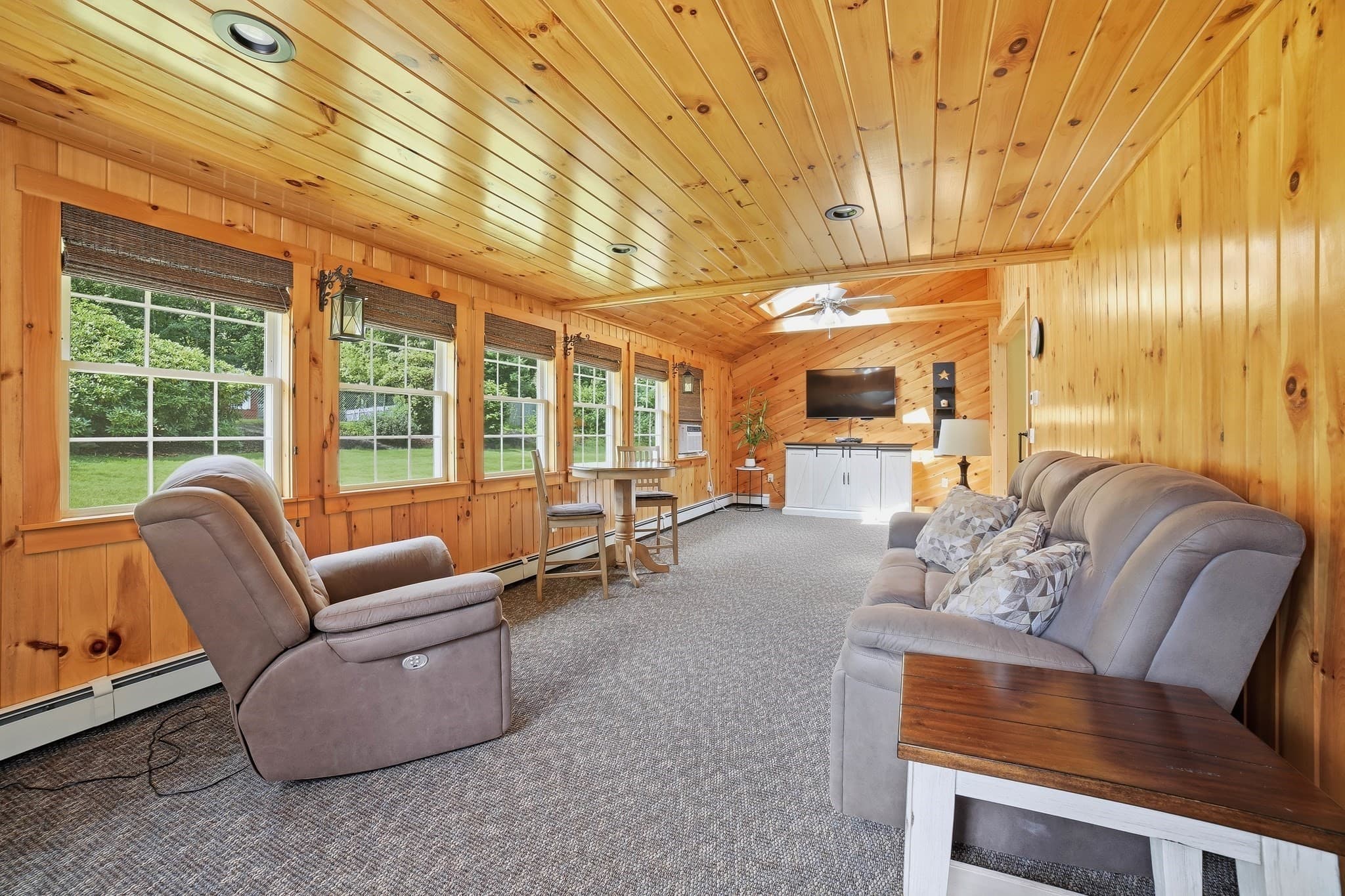 Single Family Residence at 425 River Road, Uxbridge MA 01569, Uxbridge, photo 17 of 30