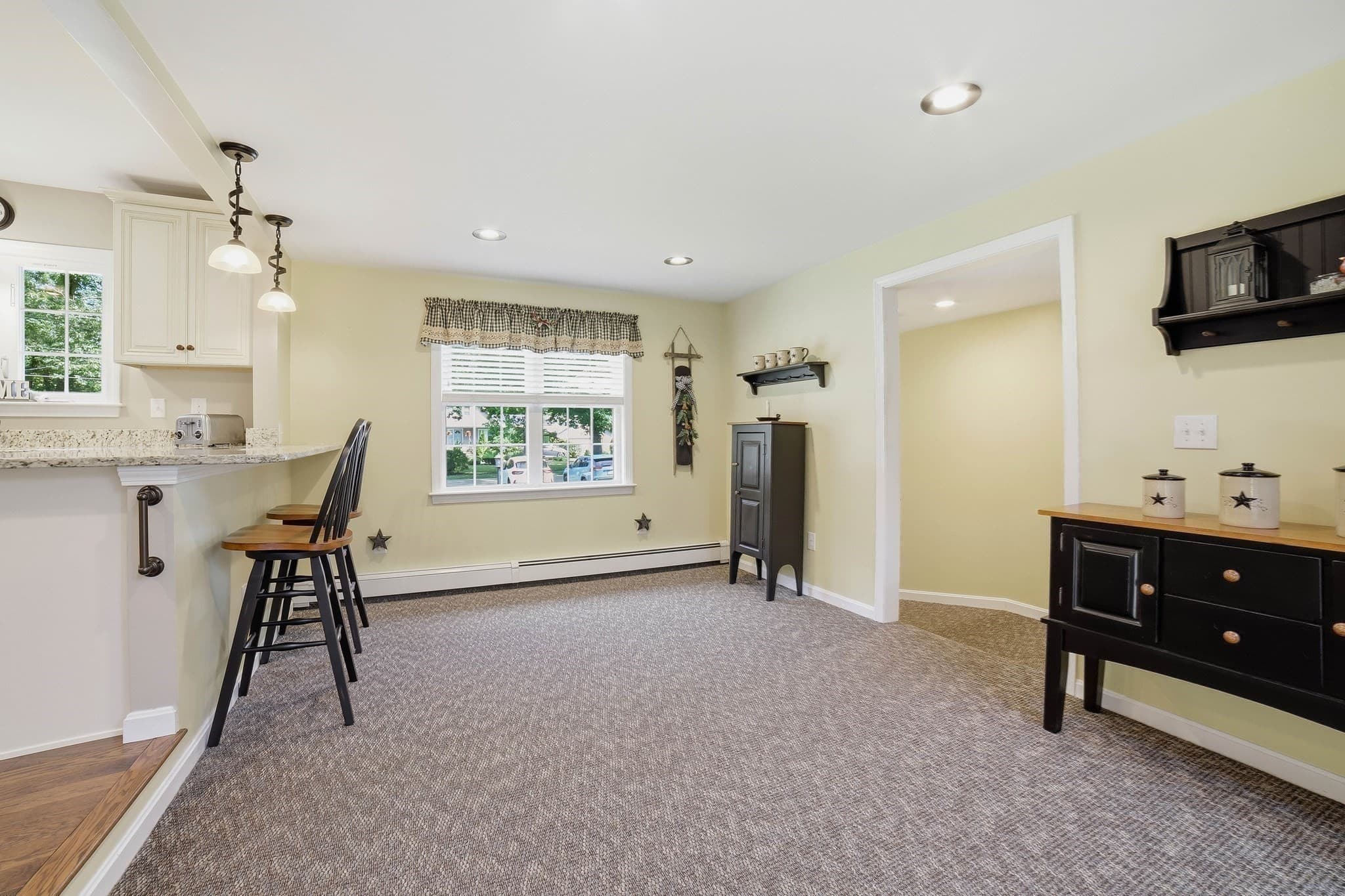 Single Family Residence at 425 River Road, Uxbridge MA 01569, Uxbridge, photo 12 of 30