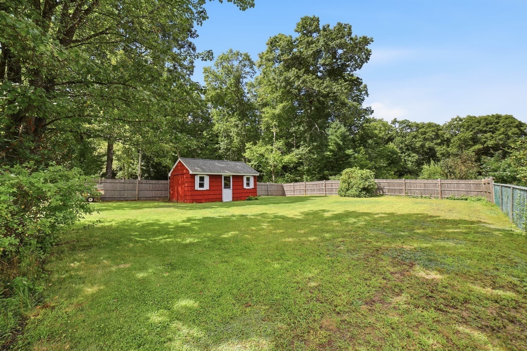 Single Family Residence at 425 River Road, Uxbridge MA 01569, Uxbridge, photo 26 of 30