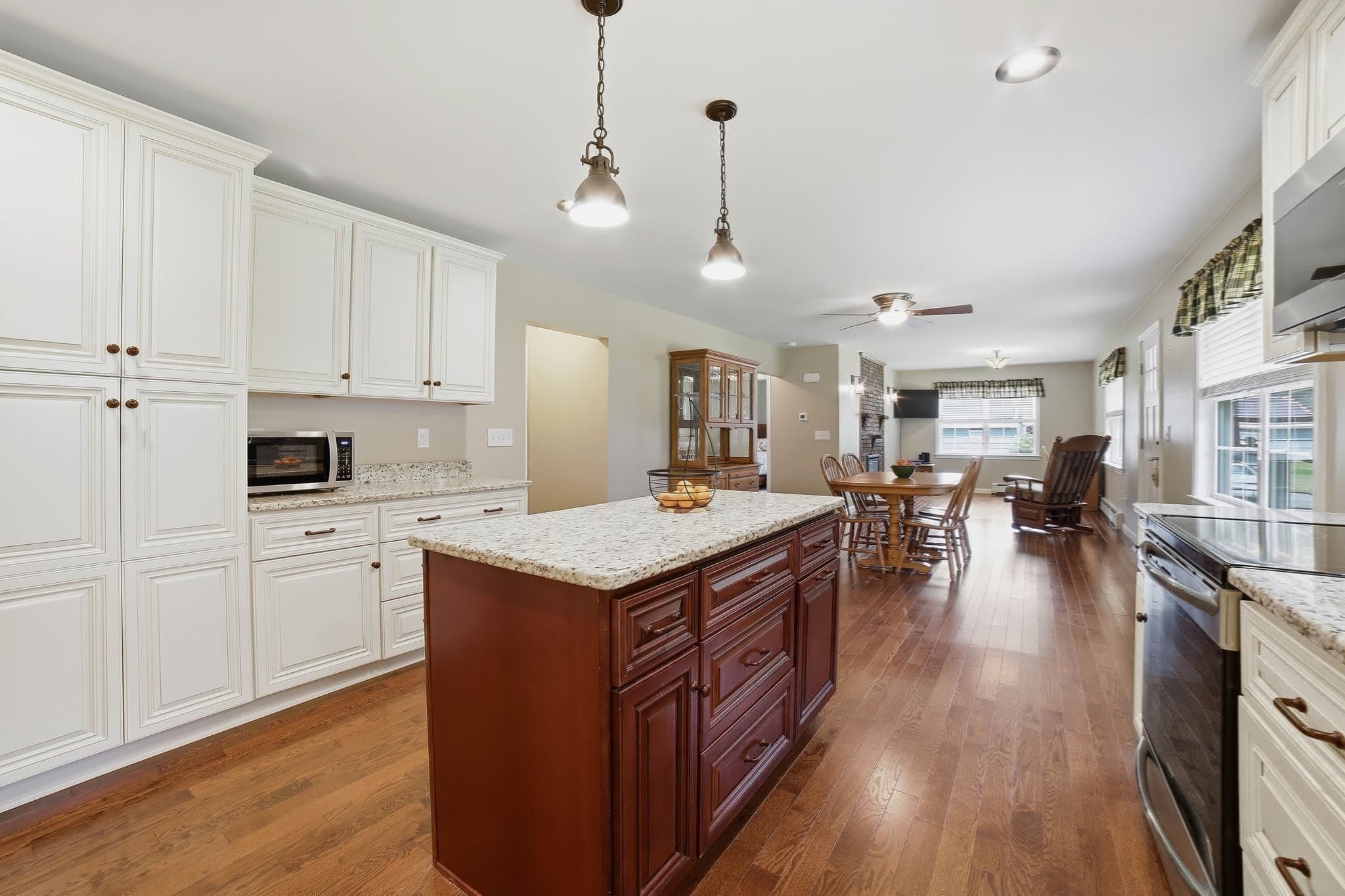 Single Family Residence at 425 River Road, Uxbridge MA 01569, Uxbridge, photo 7 of 30