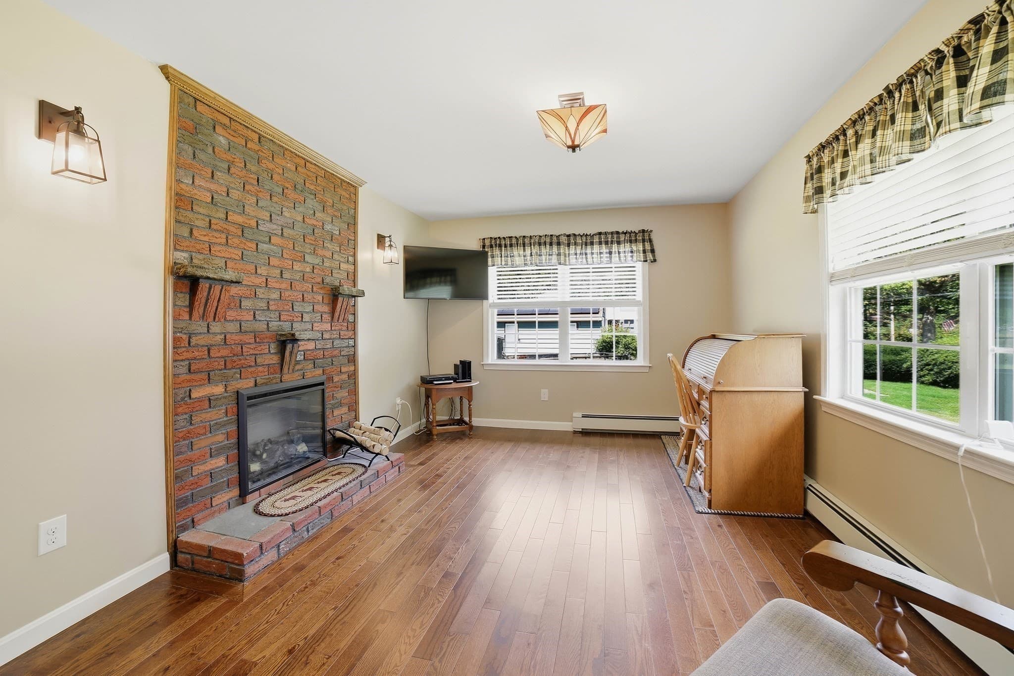 Single Family Residence at 425 River Road, Uxbridge MA 01569, Uxbridge, photo 5 of 30