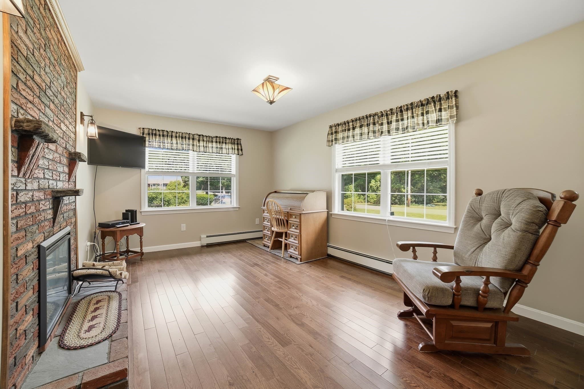Single Family Residence at 425 River Road, Uxbridge MA 01569, Uxbridge, photo 4 of 30
