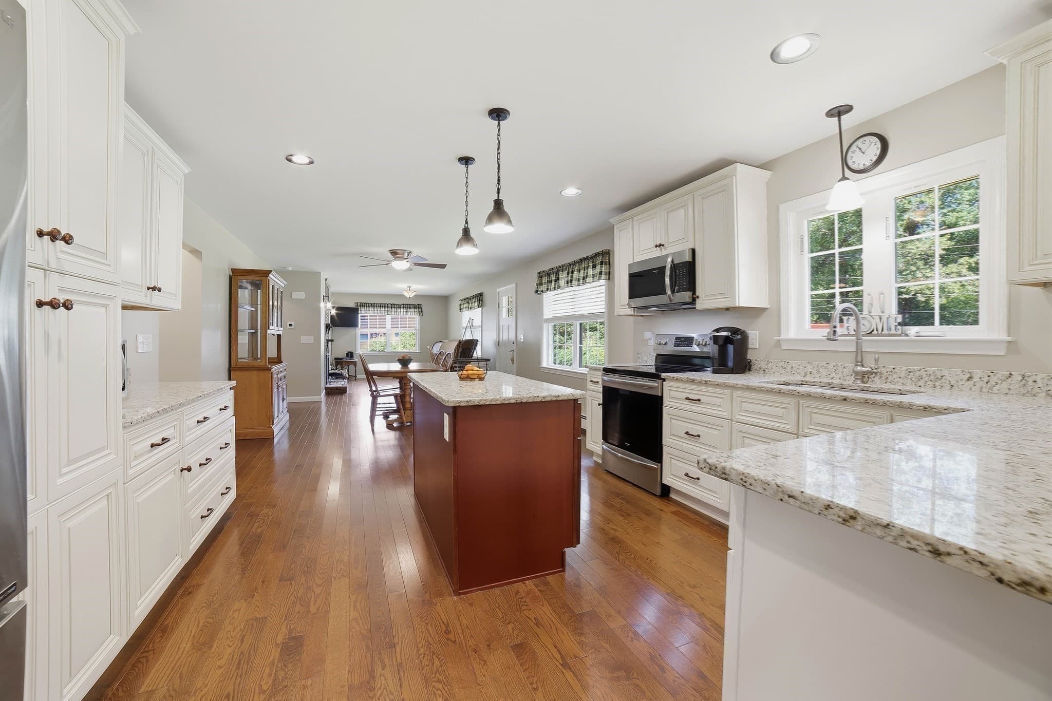 Single Family Residence at 425 River Road, Uxbridge MA 01569, Uxbridge, photo 8 of 30