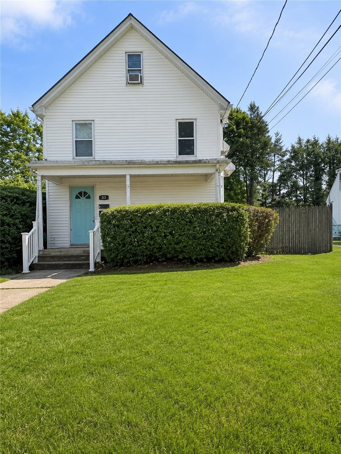 33 E Chestnut St, Sharon MA 02067