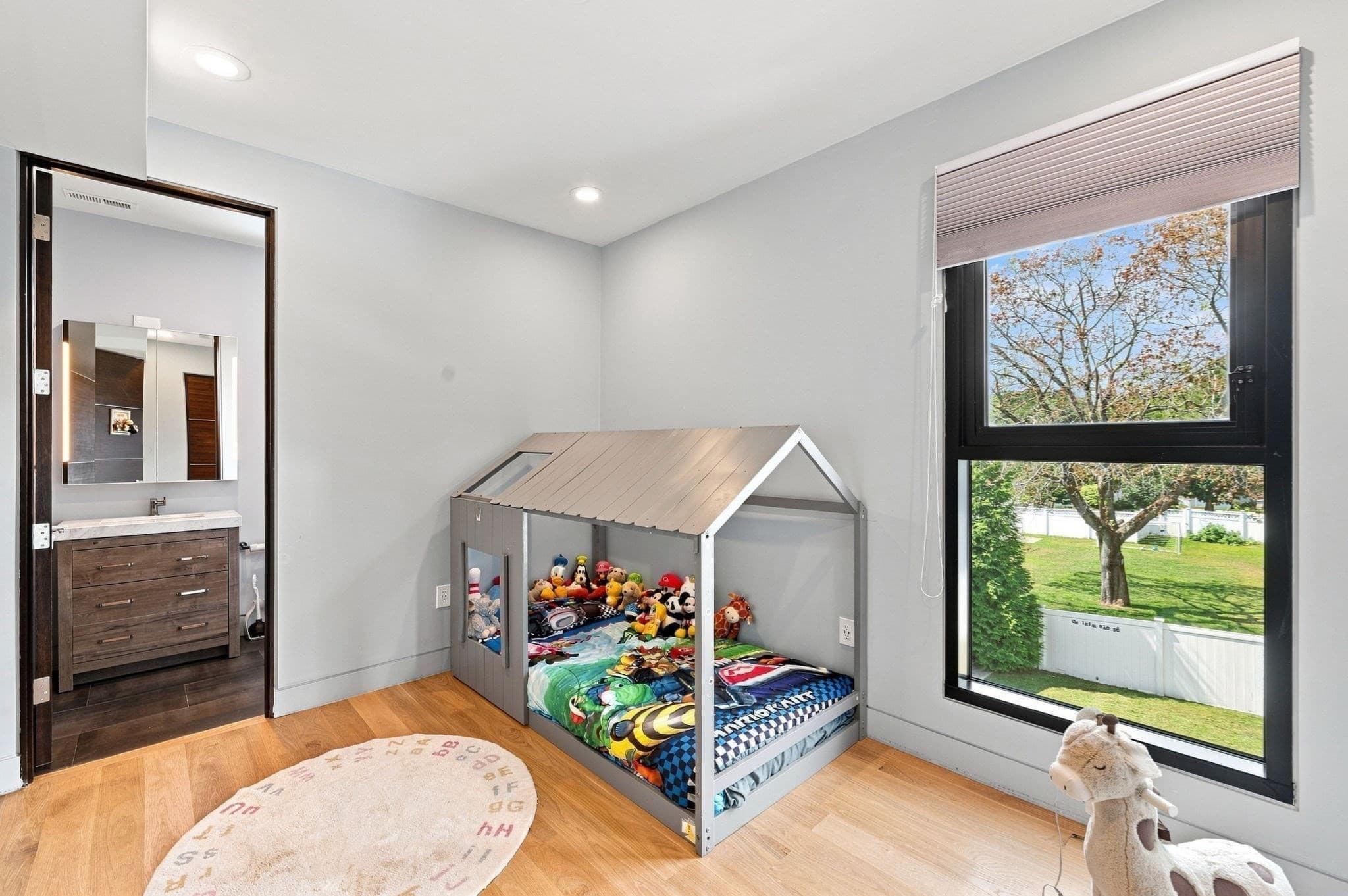 Single Family Residence at 61 Walnut St, Saugus MA 01906, Saugus, photo 20 of 42