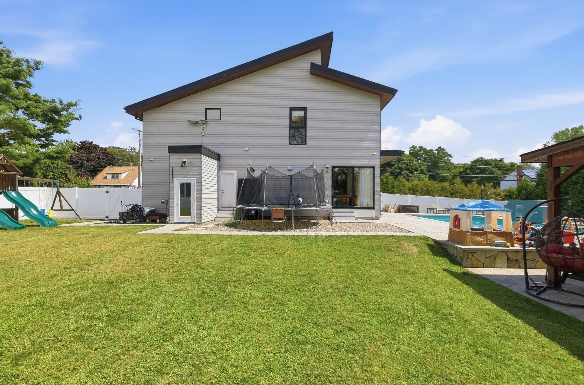 Single Family Residence at 61 Walnut St, Saugus MA 01906, Saugus, photo 31 of 42
