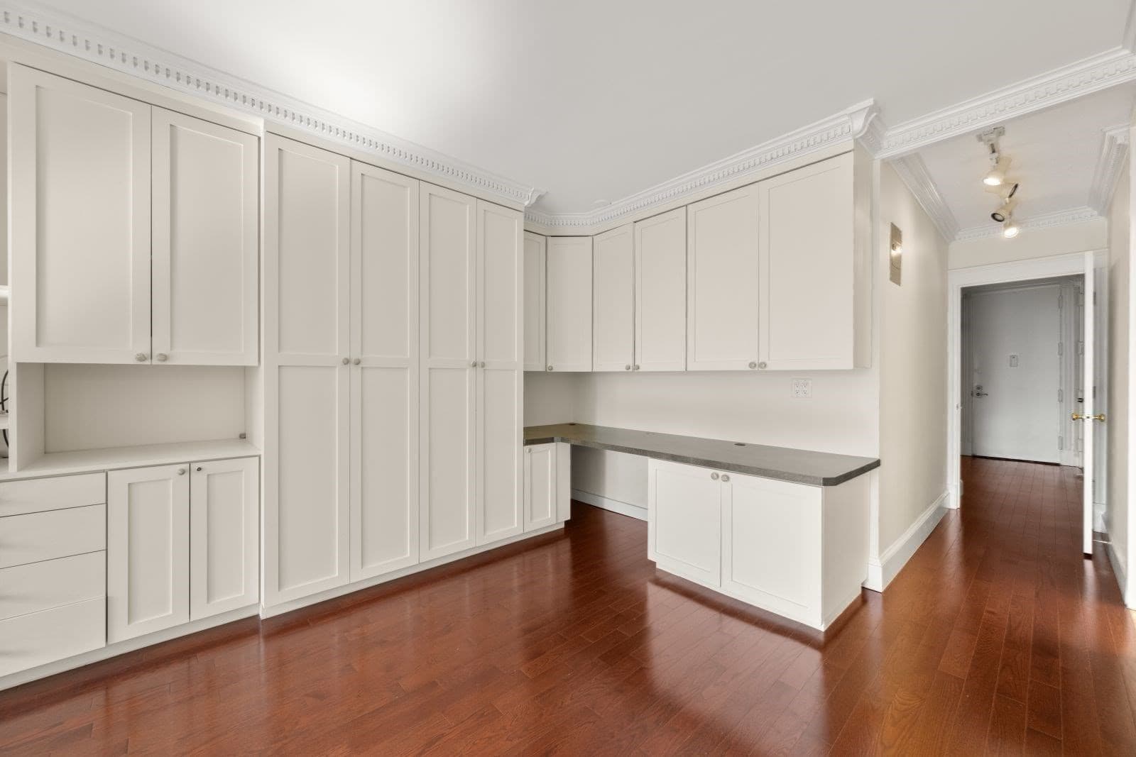 Condominium at 85 East India Row # 10G, Boston MA 02110, photo 17 of 38