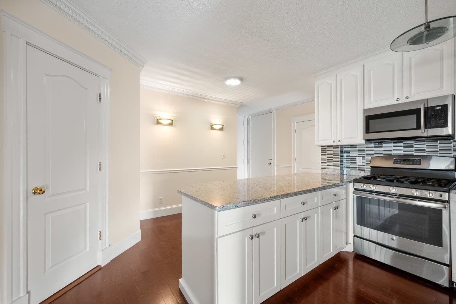 Condominium at 85 East India Row # 10G, Boston MA 02110, photo 3 of 38